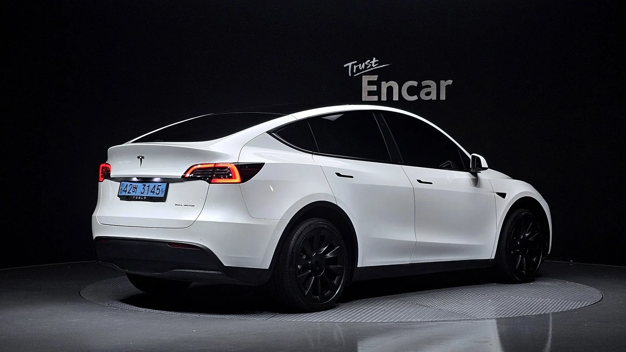 Tesla Y AWD 2022 2/42