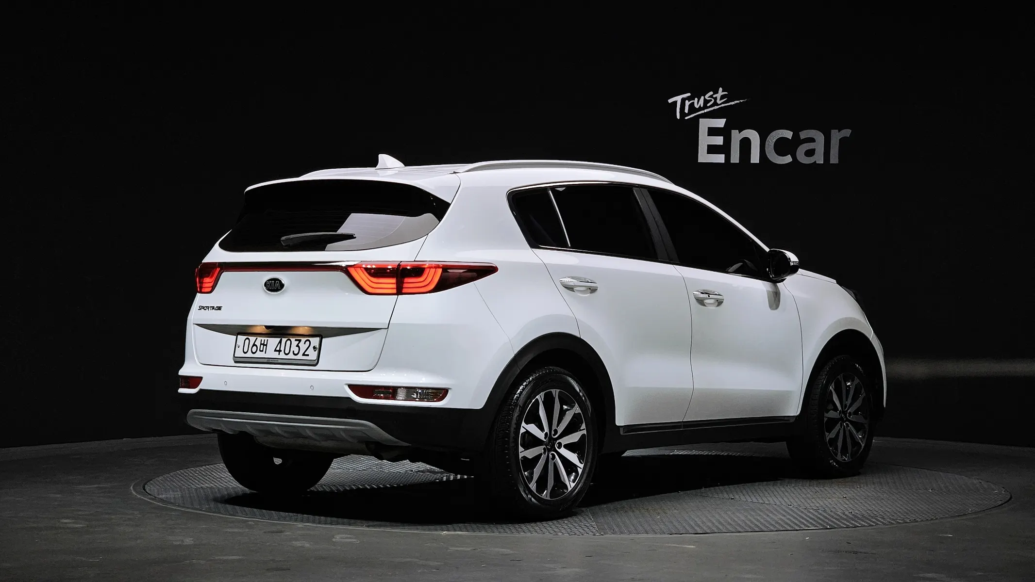 Kia 4 2.0 2WD 2017 2/34