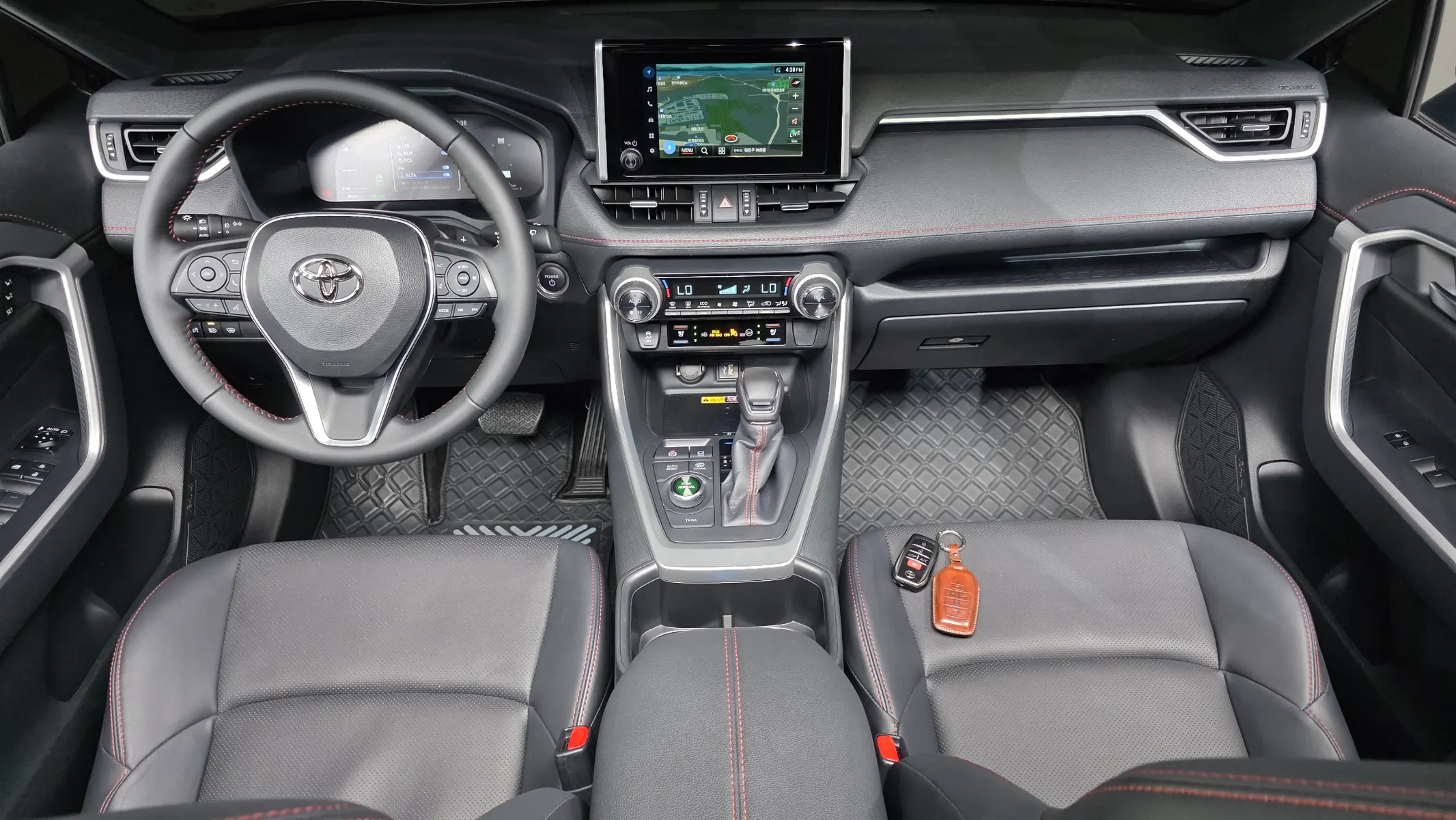 Toyota RAV4 5 2.5 4WD PHEV XSE 2025 4/5