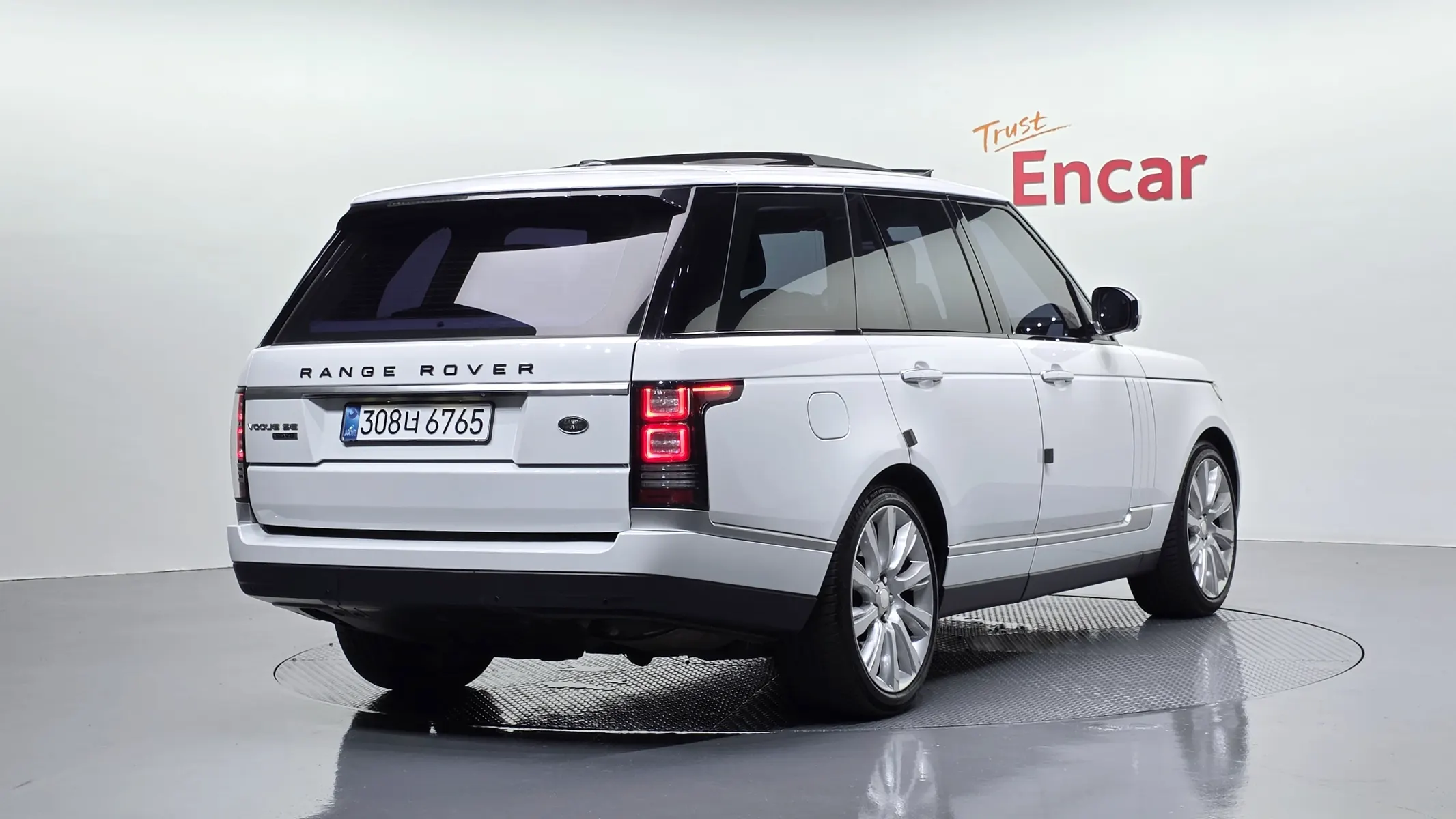 Land Rover 4 4.4 SDV8 Vogue SE 2013 2/34
