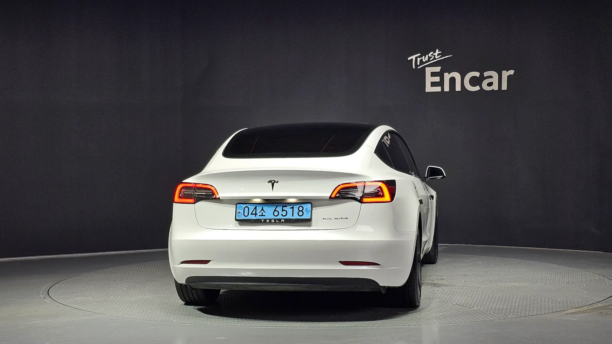 Tesla 3 AWD 2021 3/5