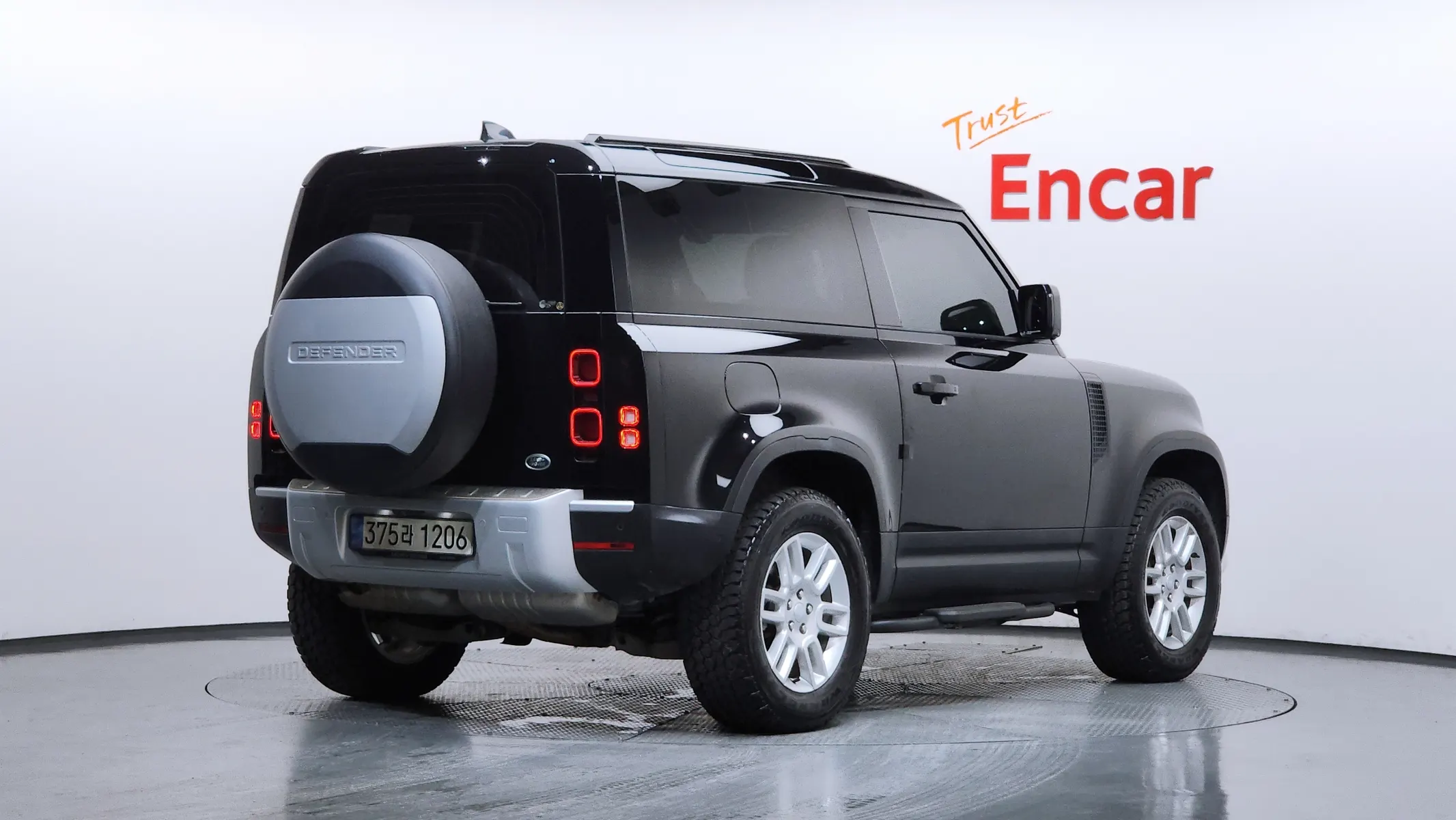 Land Rover (L663) 90 D250 S 2022 2/31