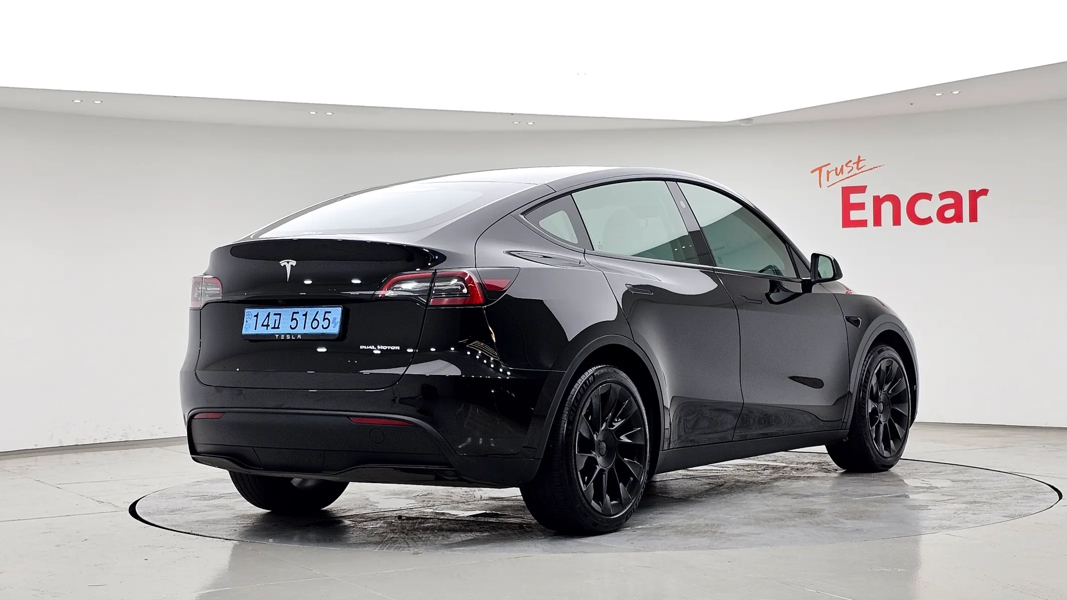 Tesla Y AWD 2024 2/21