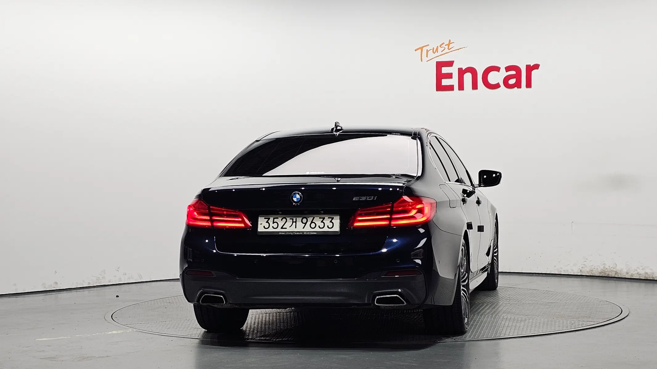 BMW 5 Series (G30) 530i M 2020 3/38