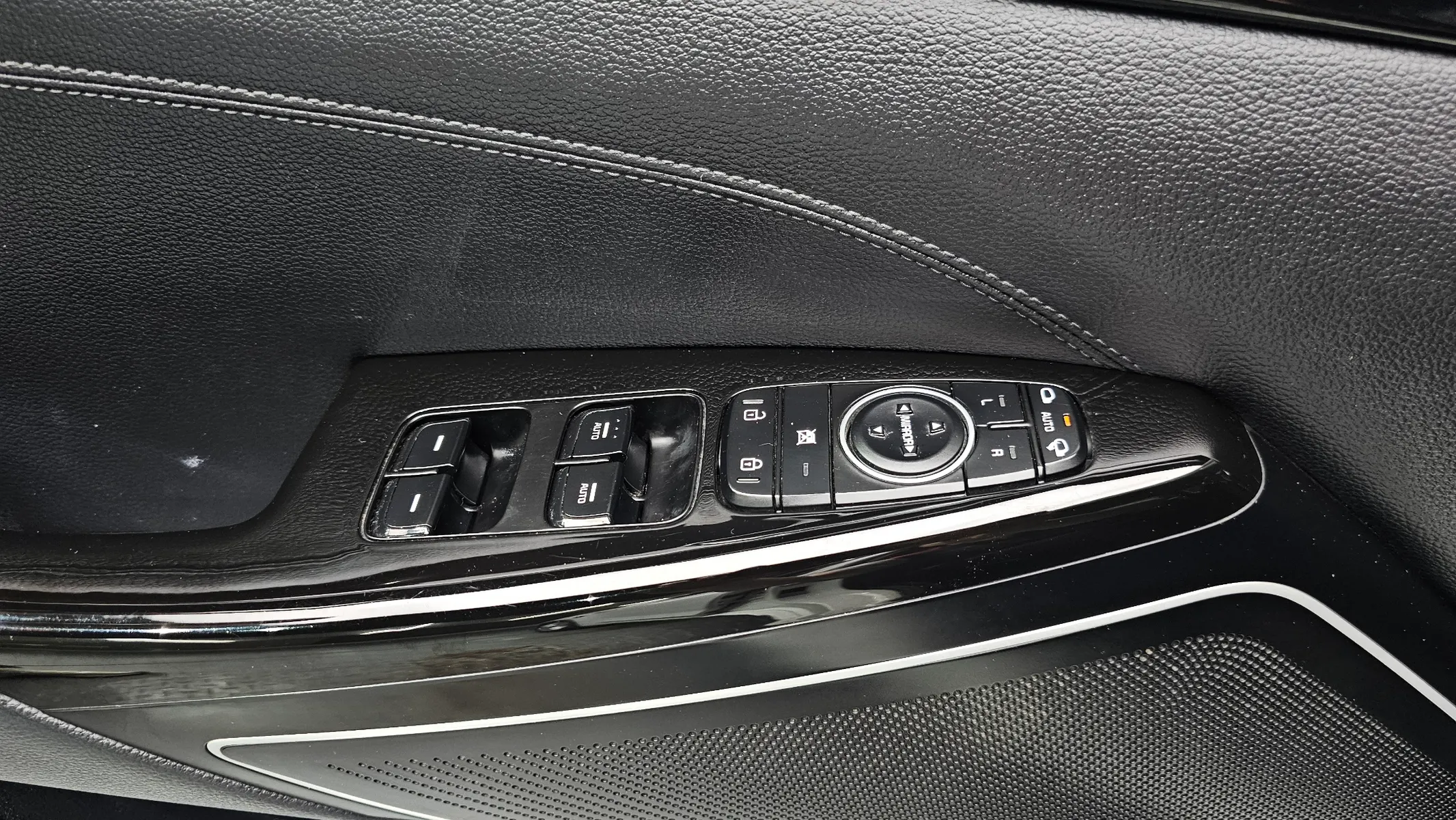 Kia K7 3.0 LPI () 2017 30/31