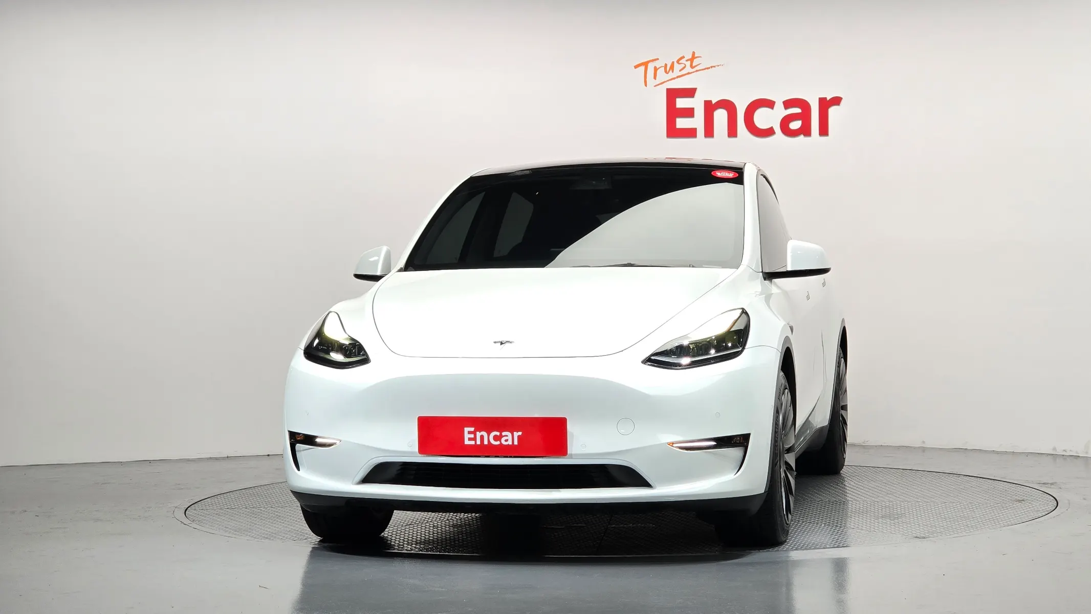 Tesla Y AWD 2021 2/5