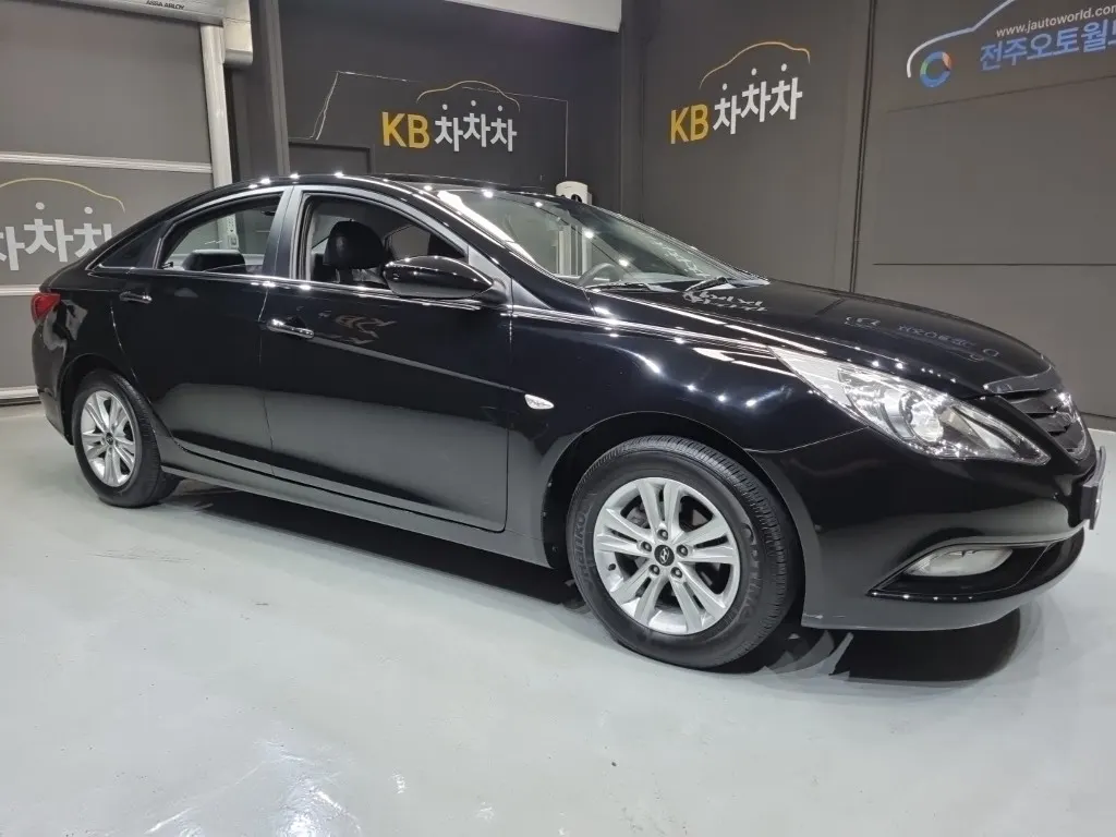 Hyundai YF LPI 2011 3/5