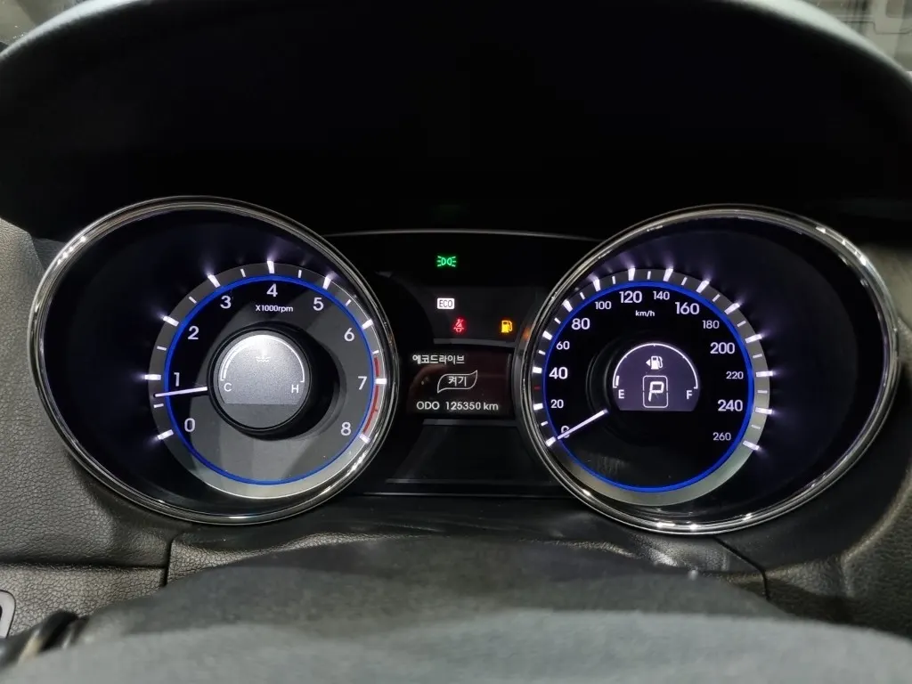 Hyundai YF LPI 2011 4/5