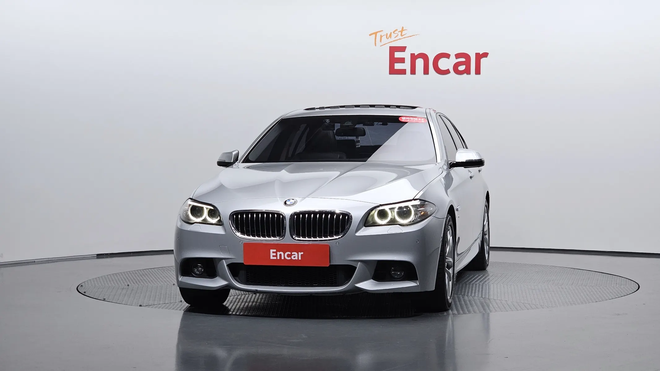 BMW 5 Series (F10) 528i xDrive M 2016 2/36