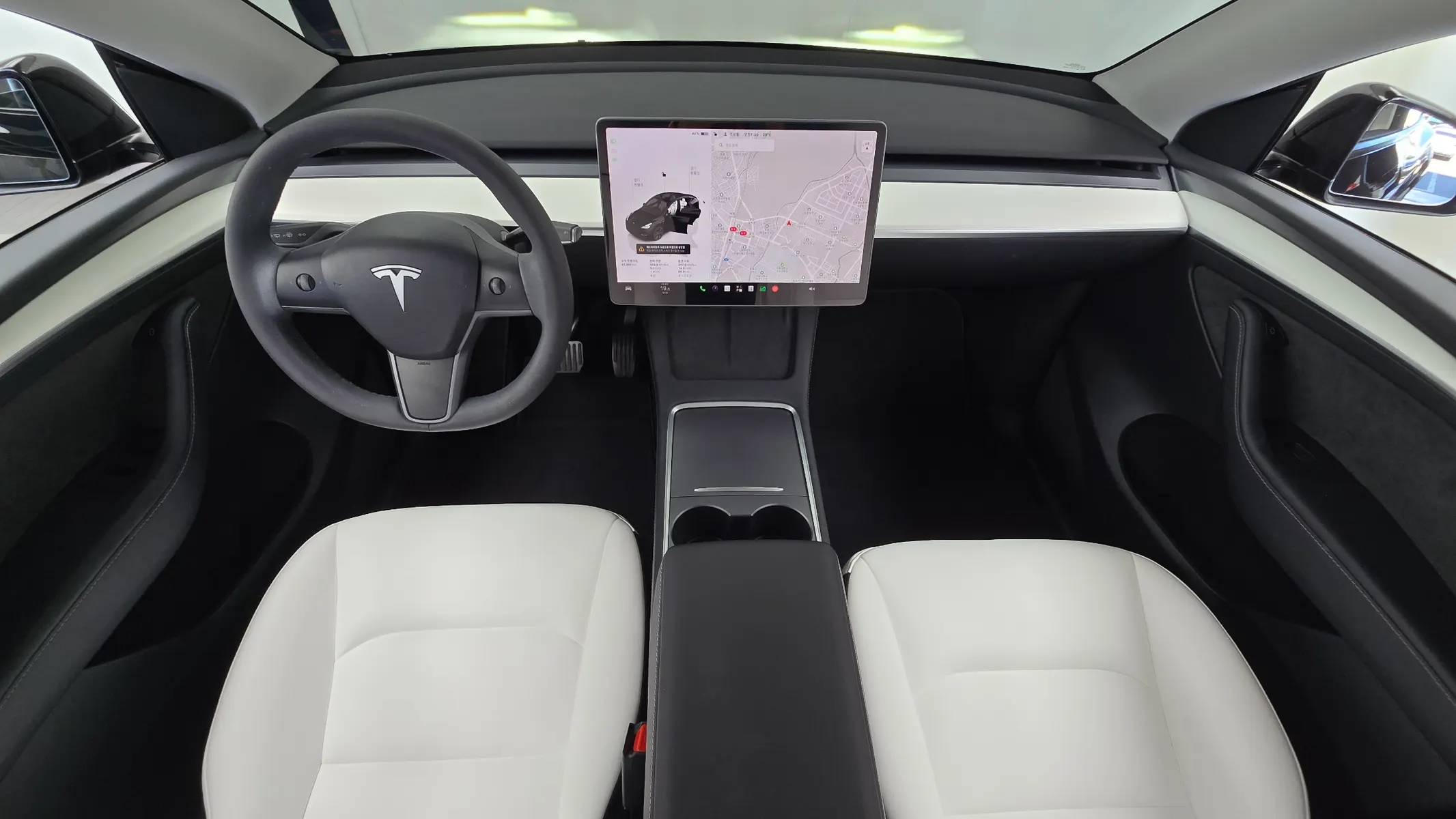 Tesla Y AWD 2024 4/5