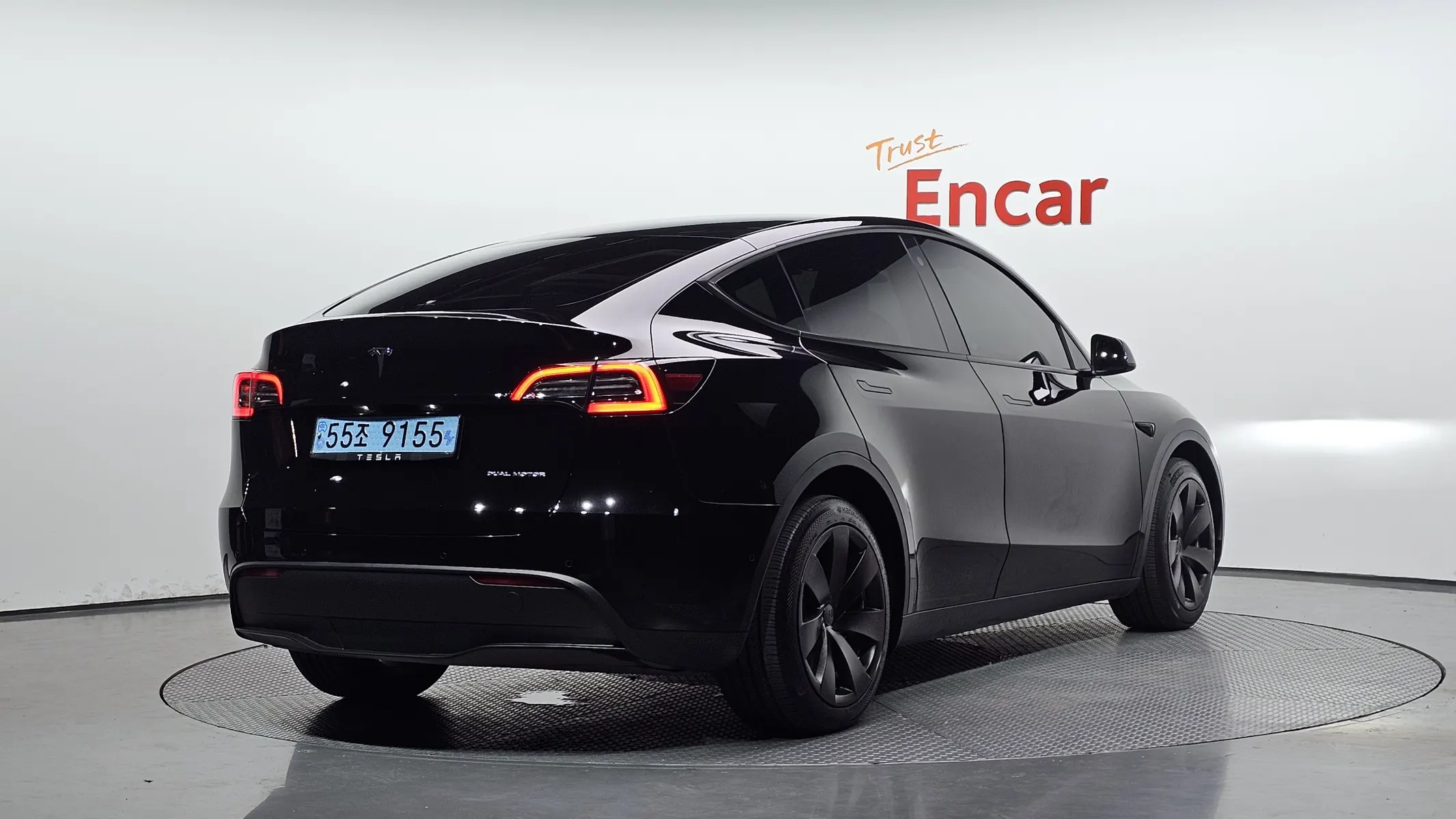 Tesla Y AWD 2021 2/32