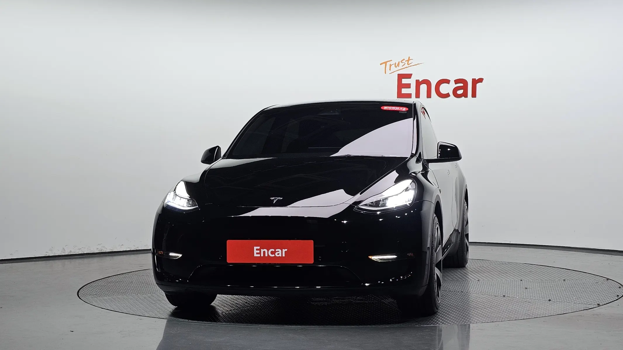 Tesla Y AWD 2021 2/5