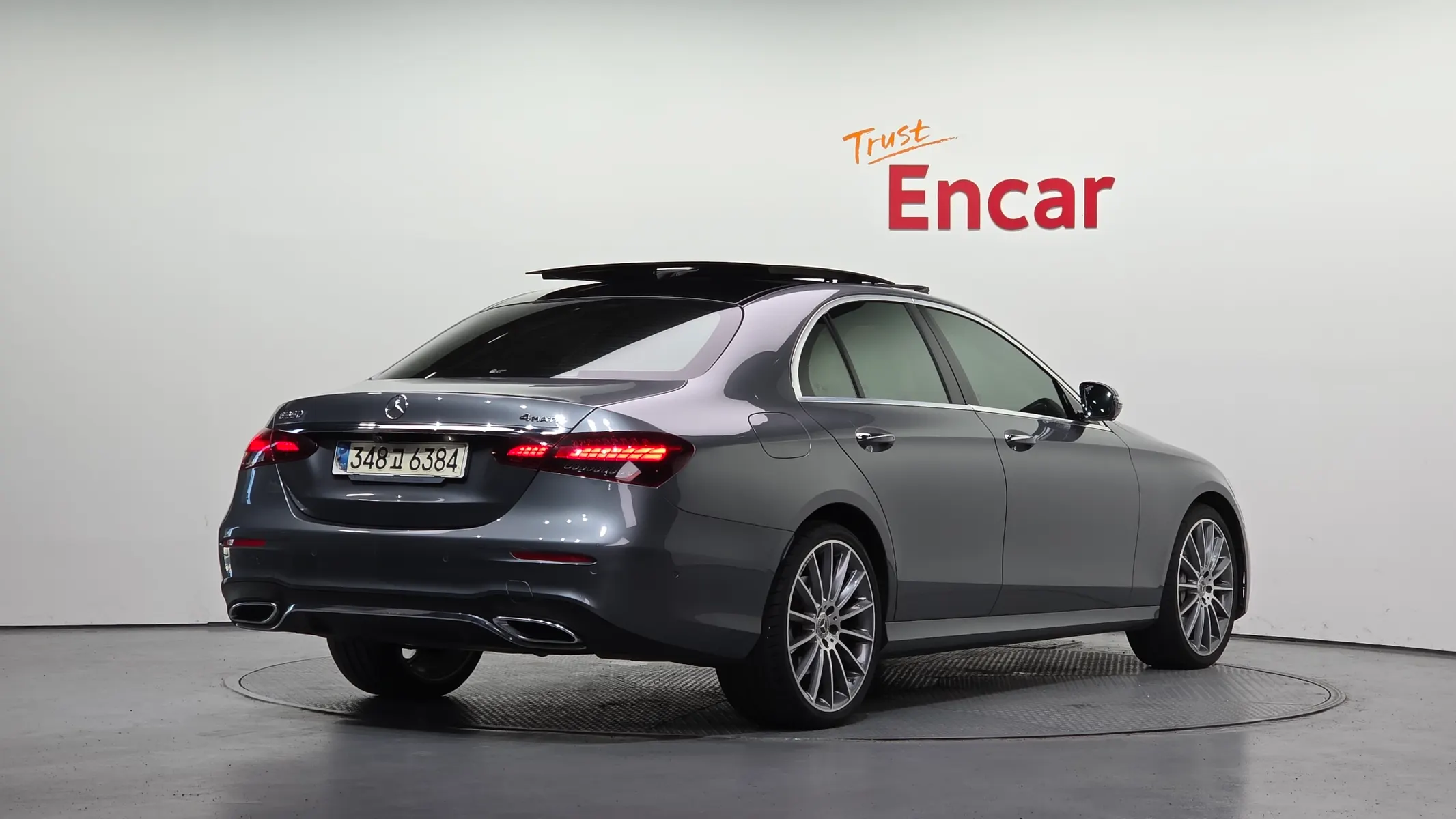 Mercedes-Benz E-Class W213 E350 4MATIC AMG Line 2021 2/34