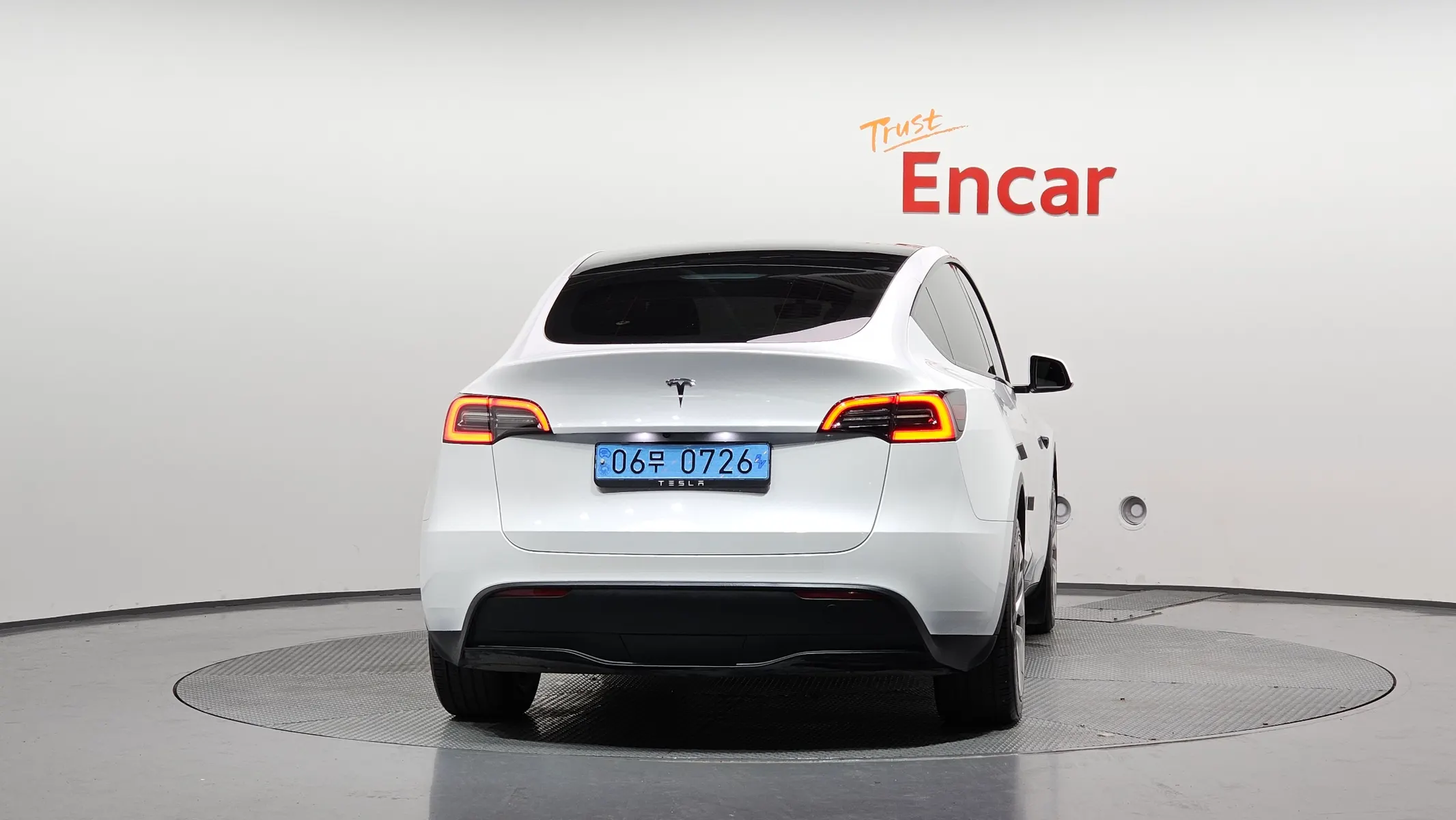 Tesla Y RWD 2024 3/5