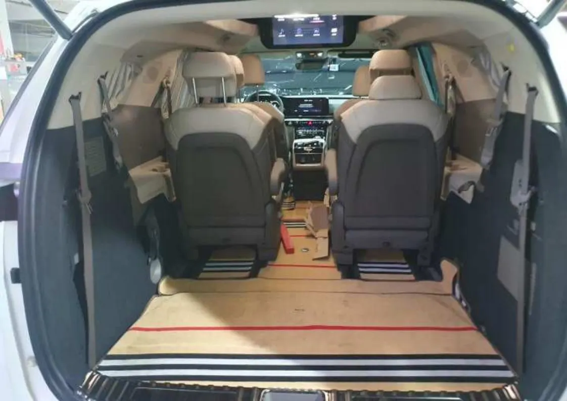 Kia Carnival 9 2023 14/15