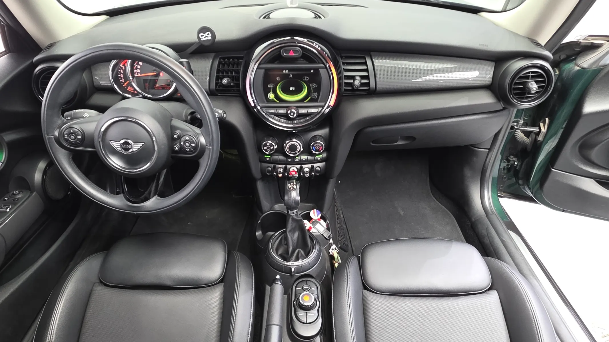 MINI D Mid 2016 4/5