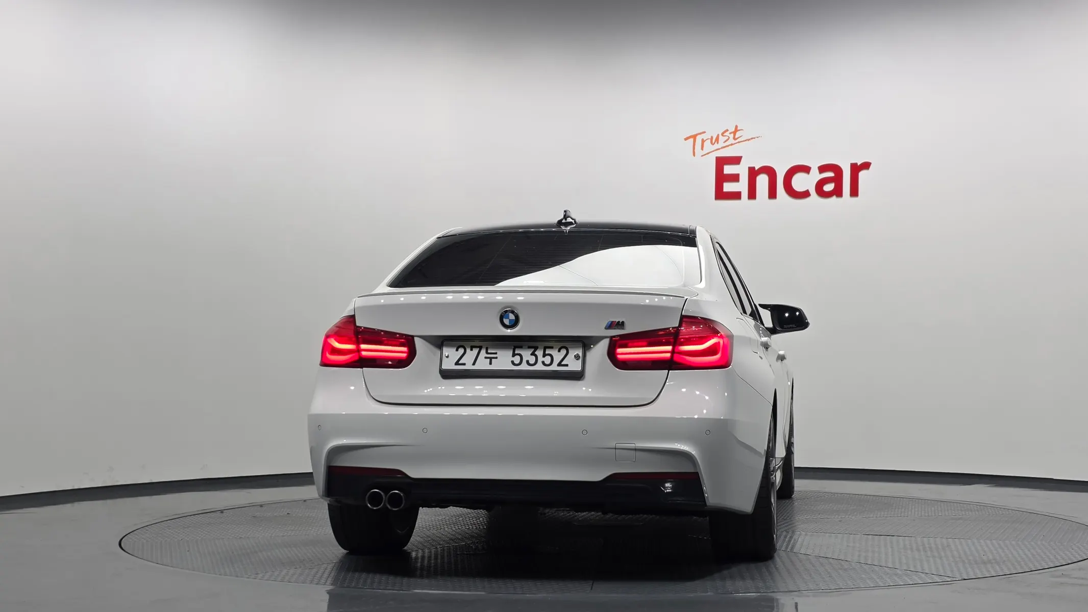 BMW 3 Series (F30) 320d M 2017 3/33