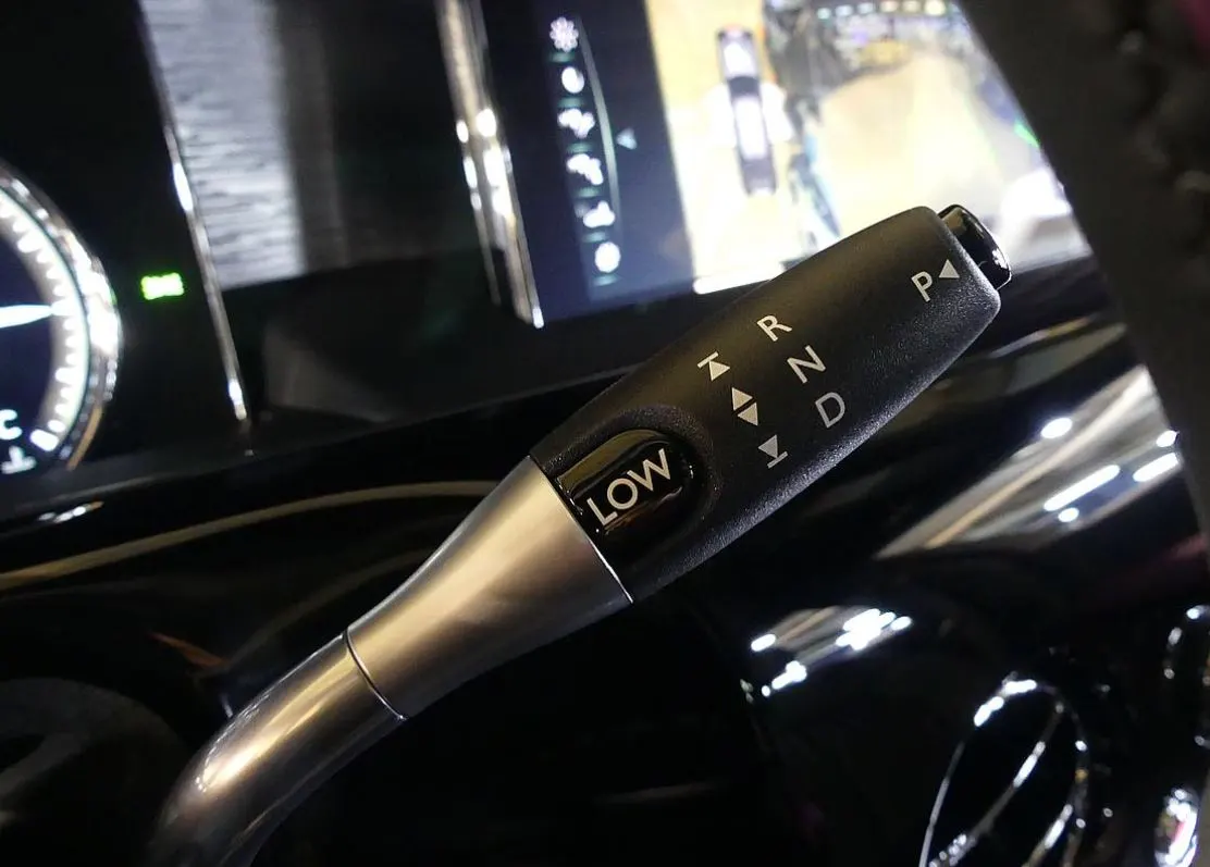 Rolls-Royce 팬텀 6.7 EWB V12 2024 4/5