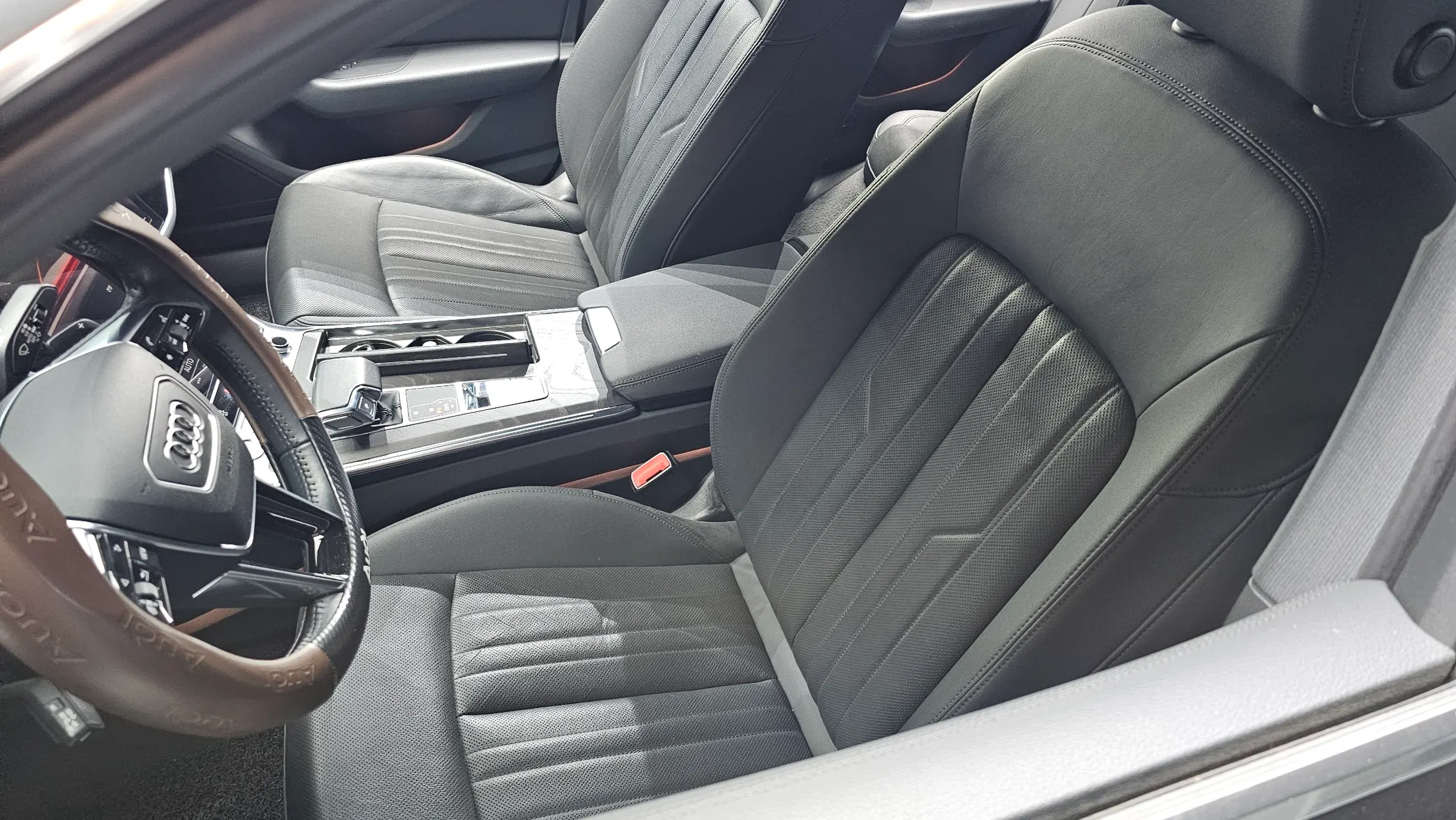 Audi A6 (C8) 40 TDI 2020 32/33