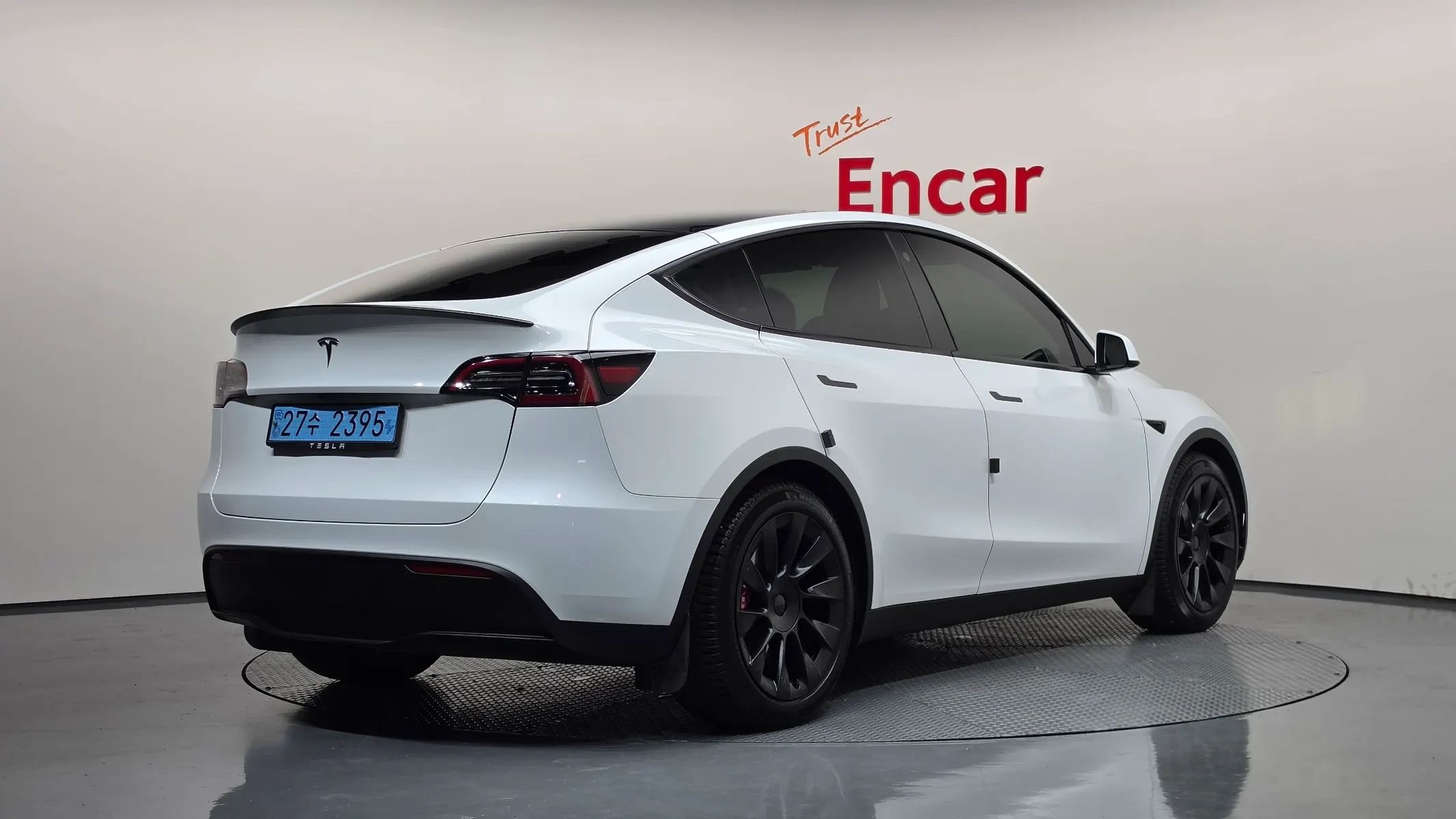 Tesla Y RWD 2023 2/34