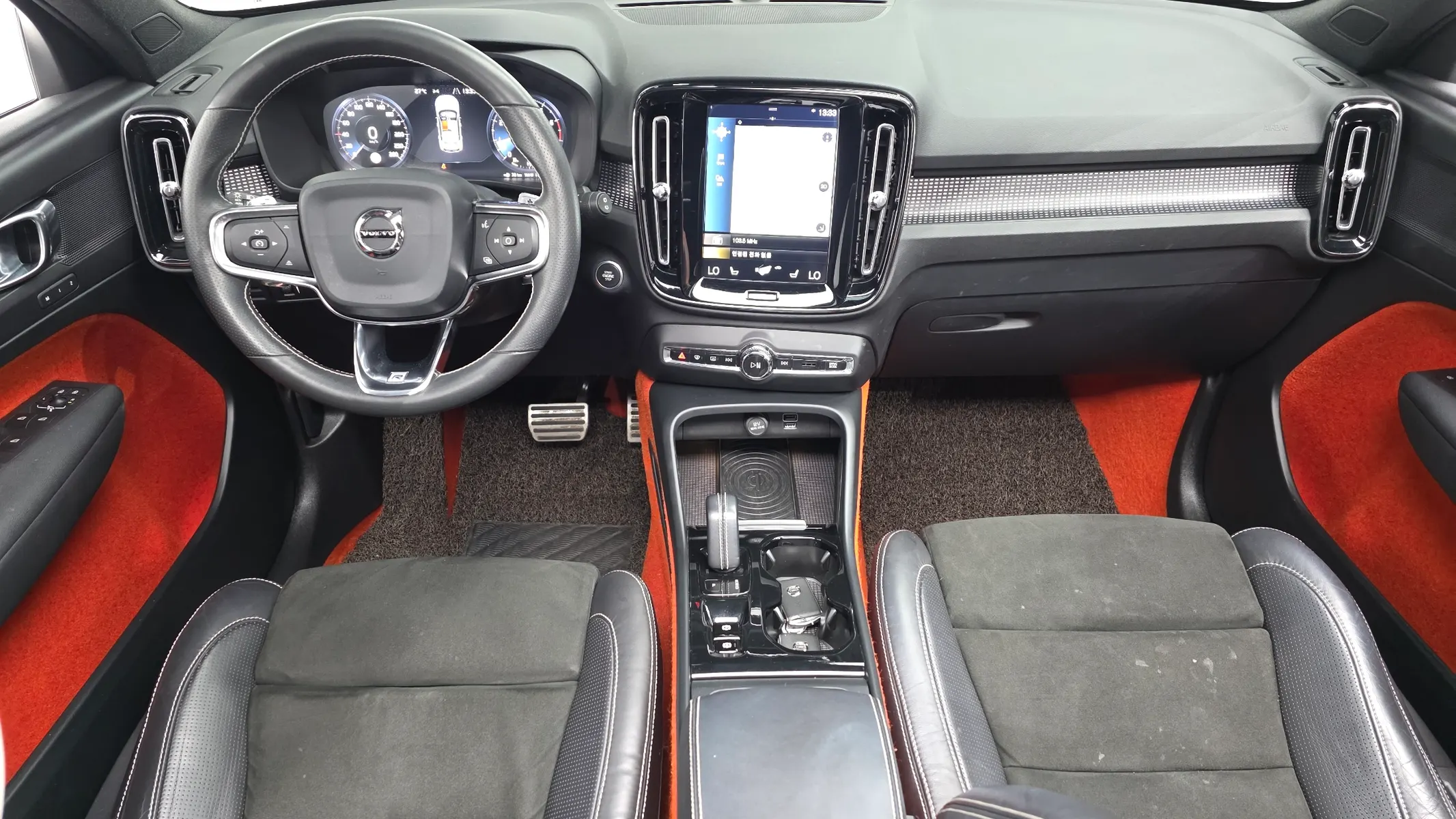 Volvo XC40 T4 R- 2018 4/5