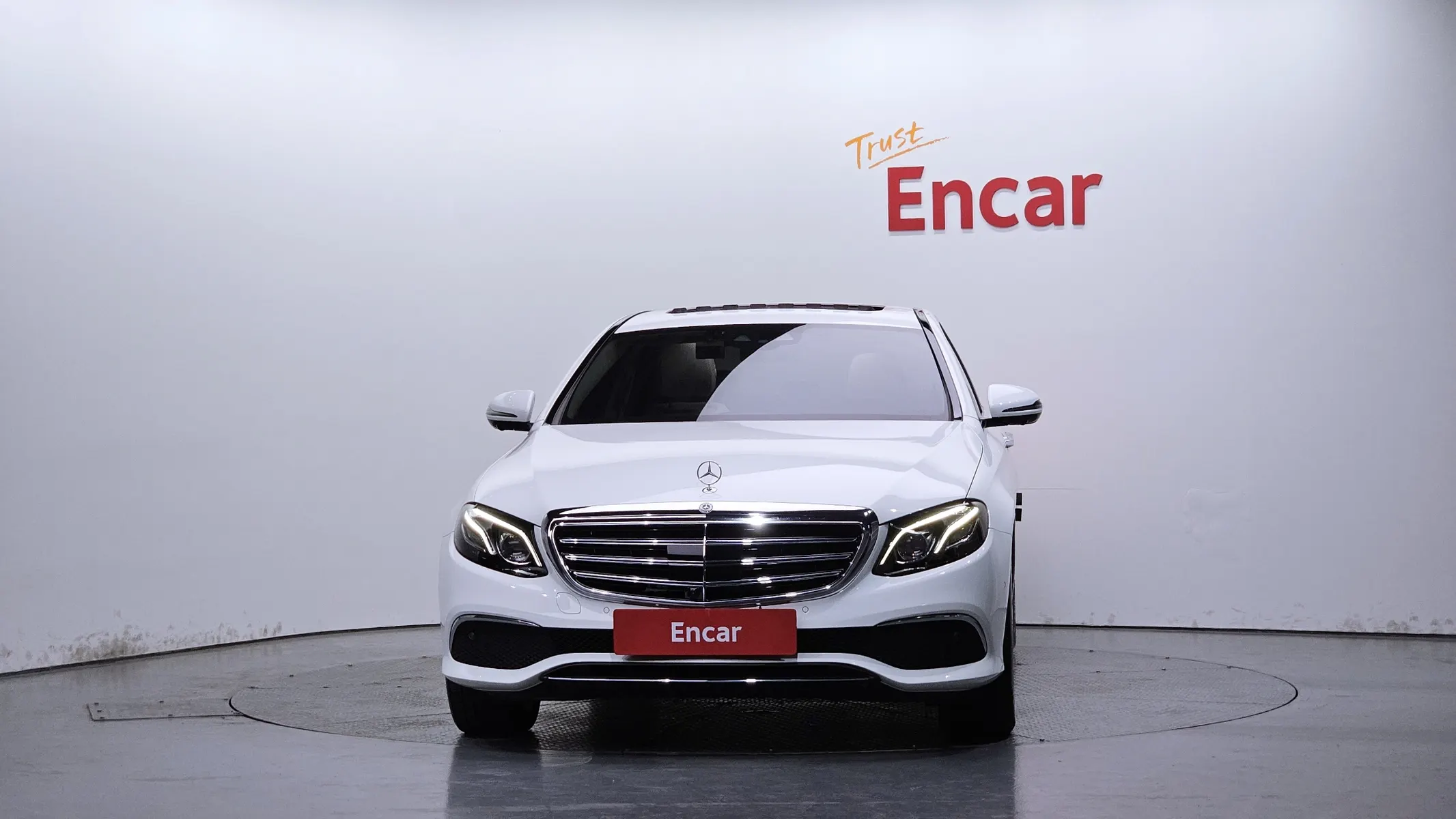 Mercedes-Benz E-Class W213 E300 4MATIC 2020 3/32