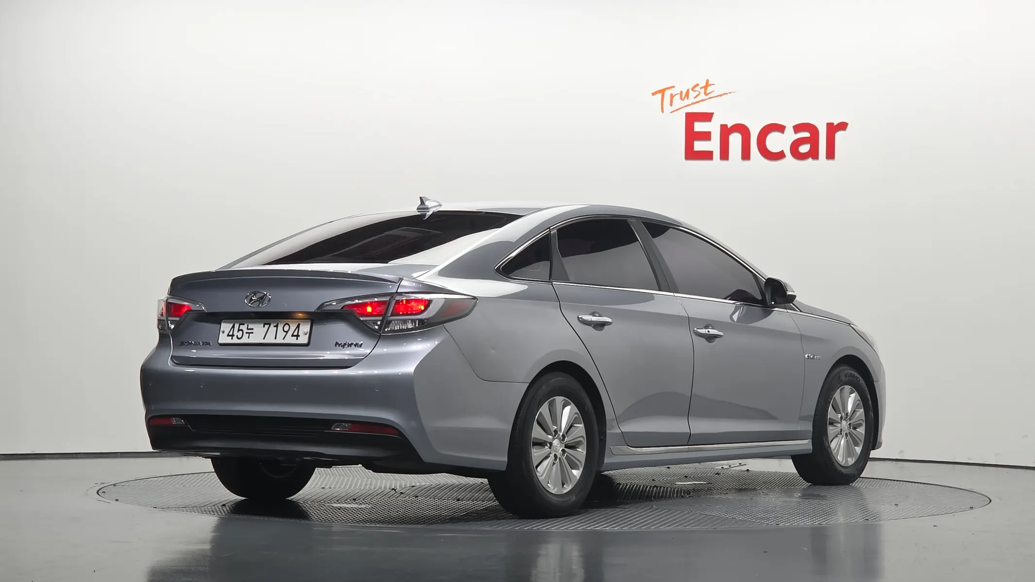 Hyundai LF 2.0 HEV 2015 2/32