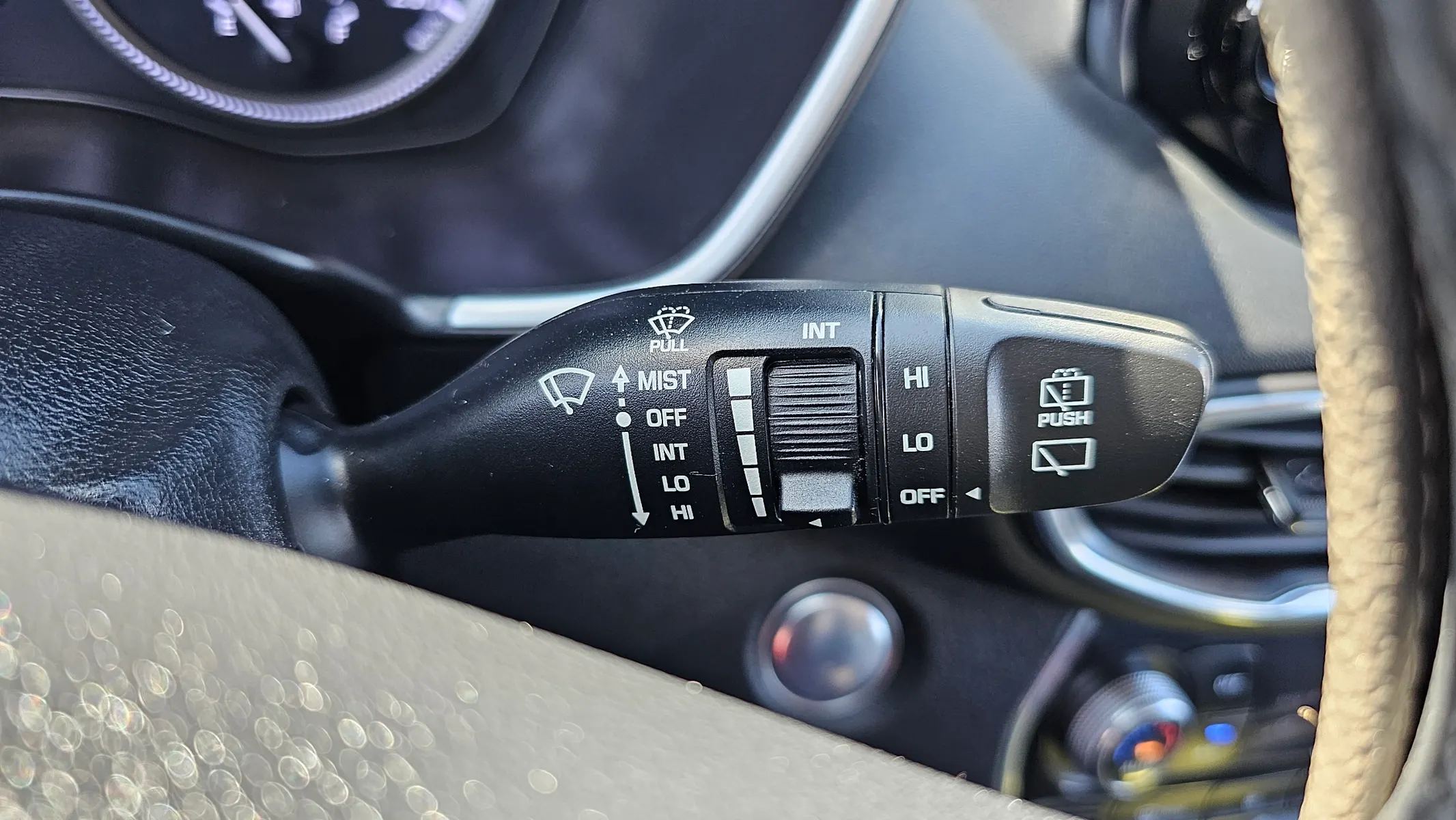 Hyundai TM 2.0 2WD 2020 33/34