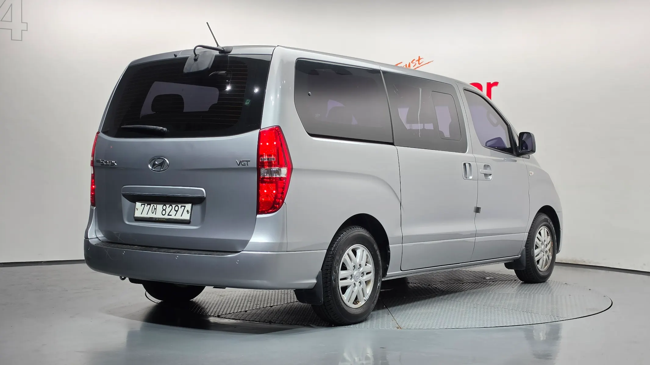 Hyundai Grand Starex 11 2015 2/29