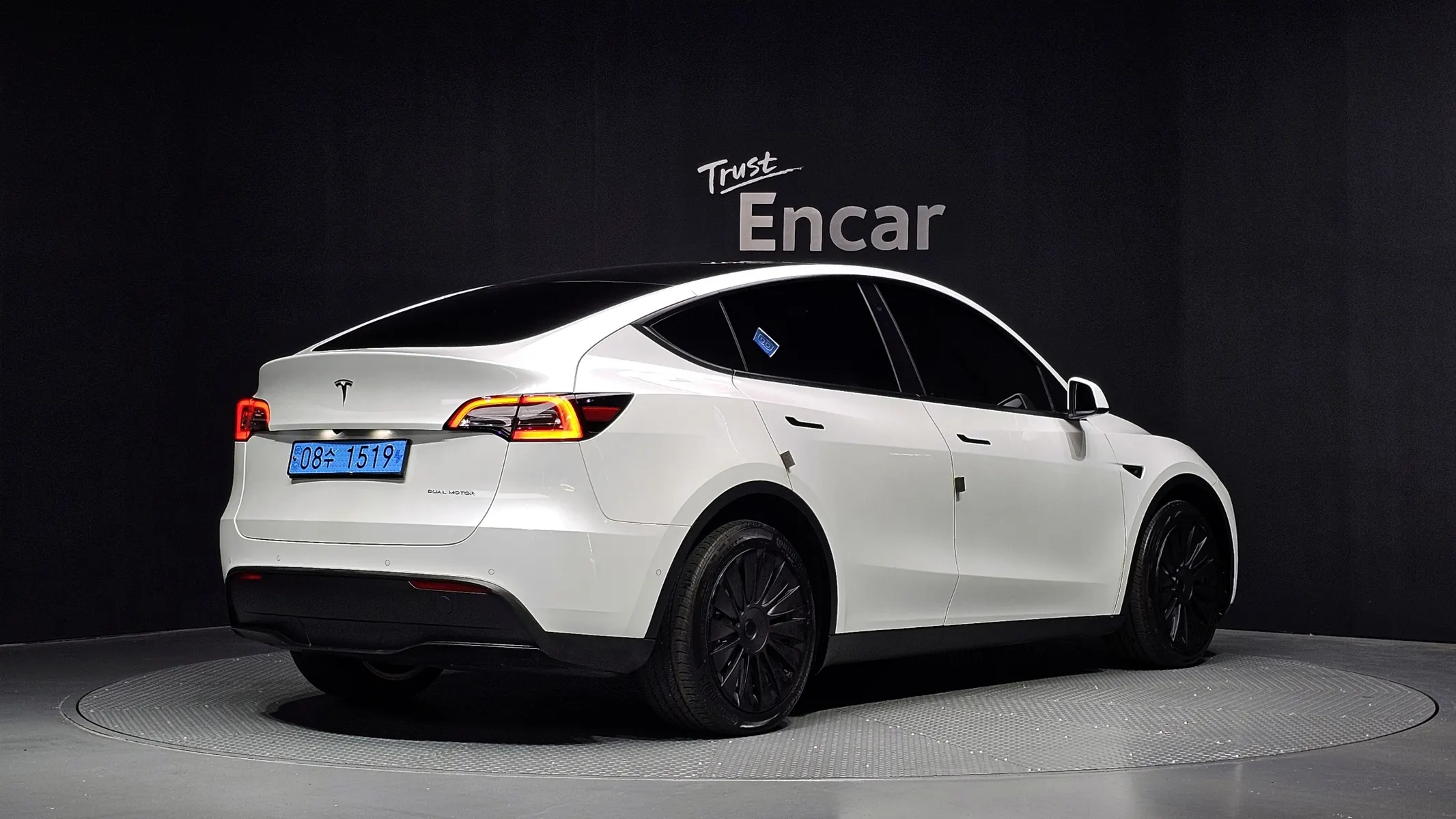 Tesla Y AWD 2022 2/35