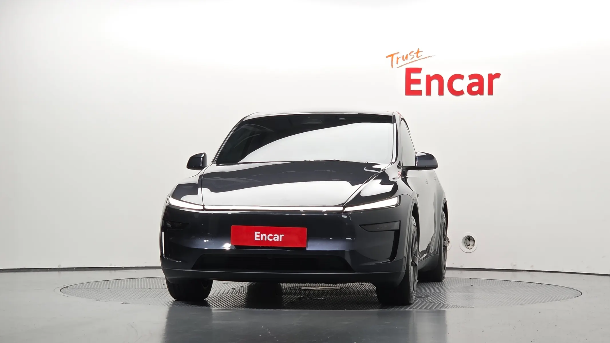Tesla Y RWD 2025 2/5