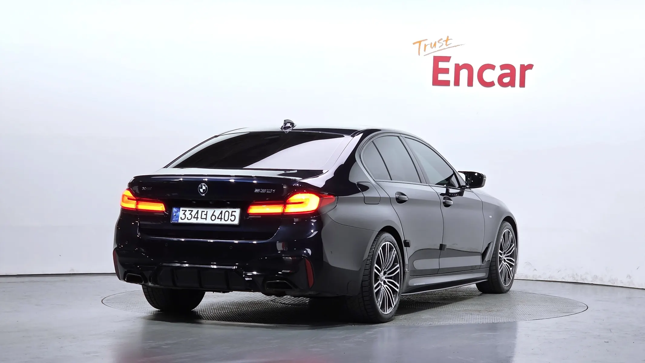 BMW 5 Series (G30) 530i xDrive M 2019 2/34