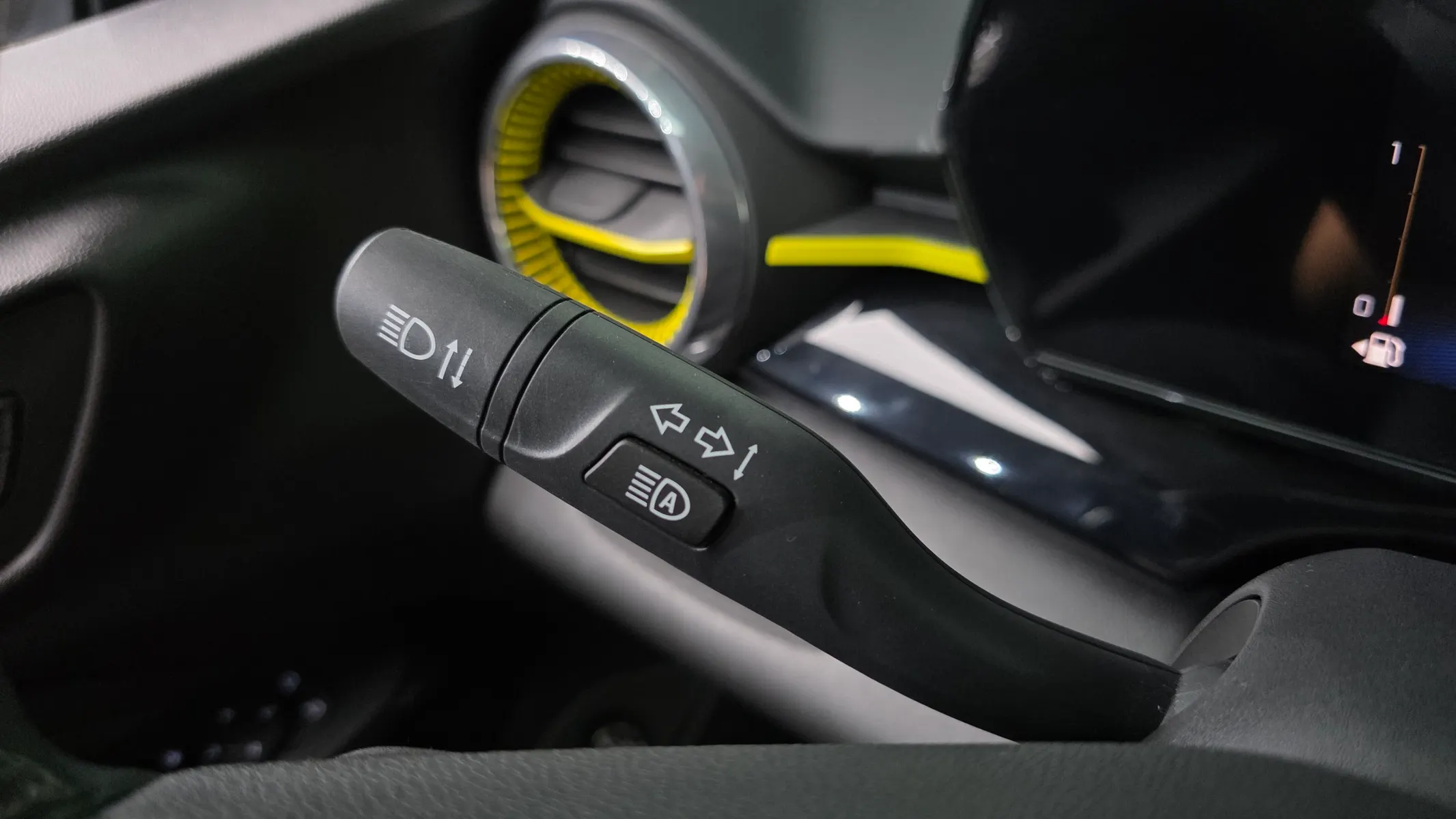 Chevrolet 트랙스 크로스오버 1.2 ACTIV 2023 32/33