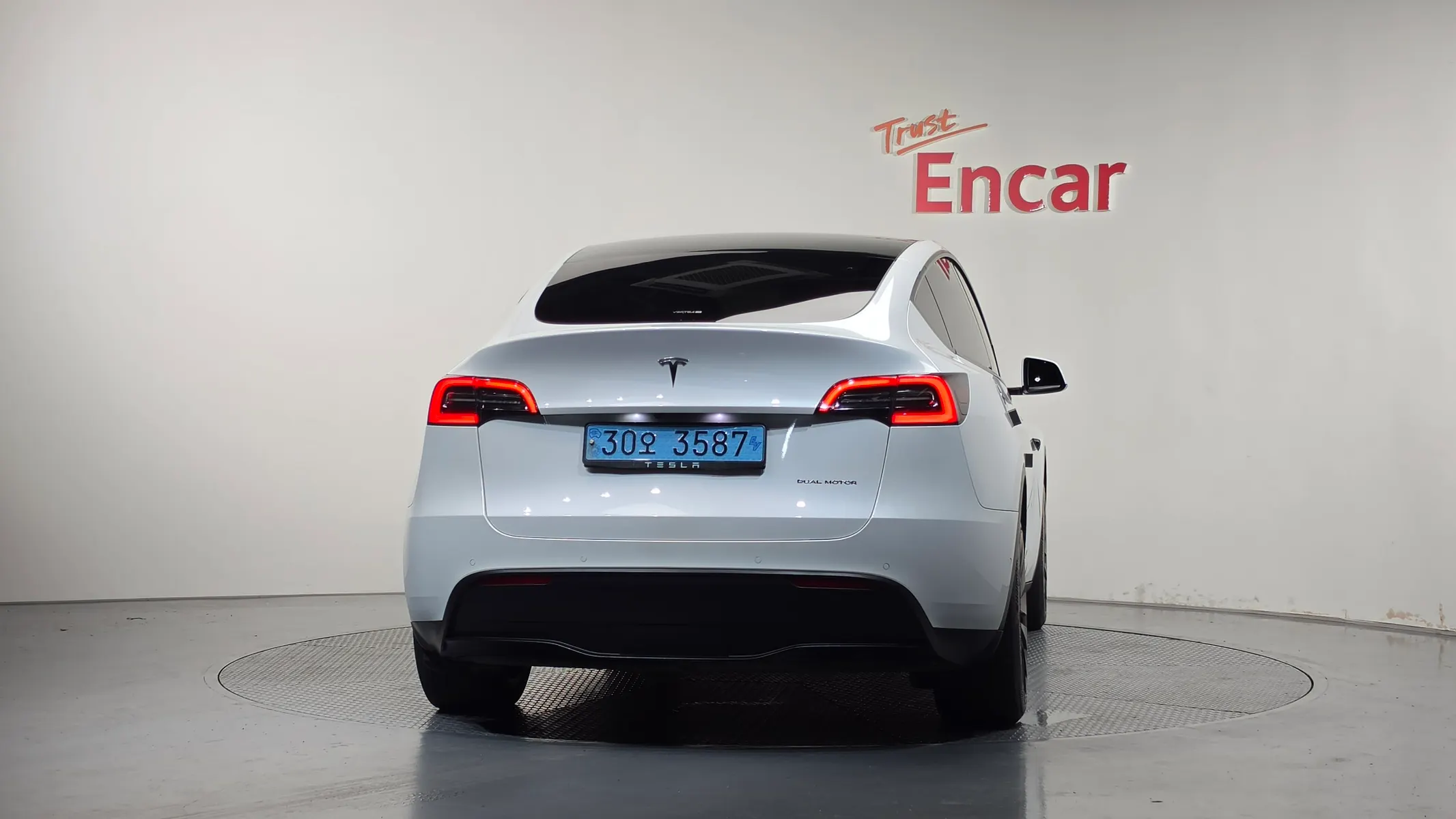 Tesla Y AWD 2022 3/5