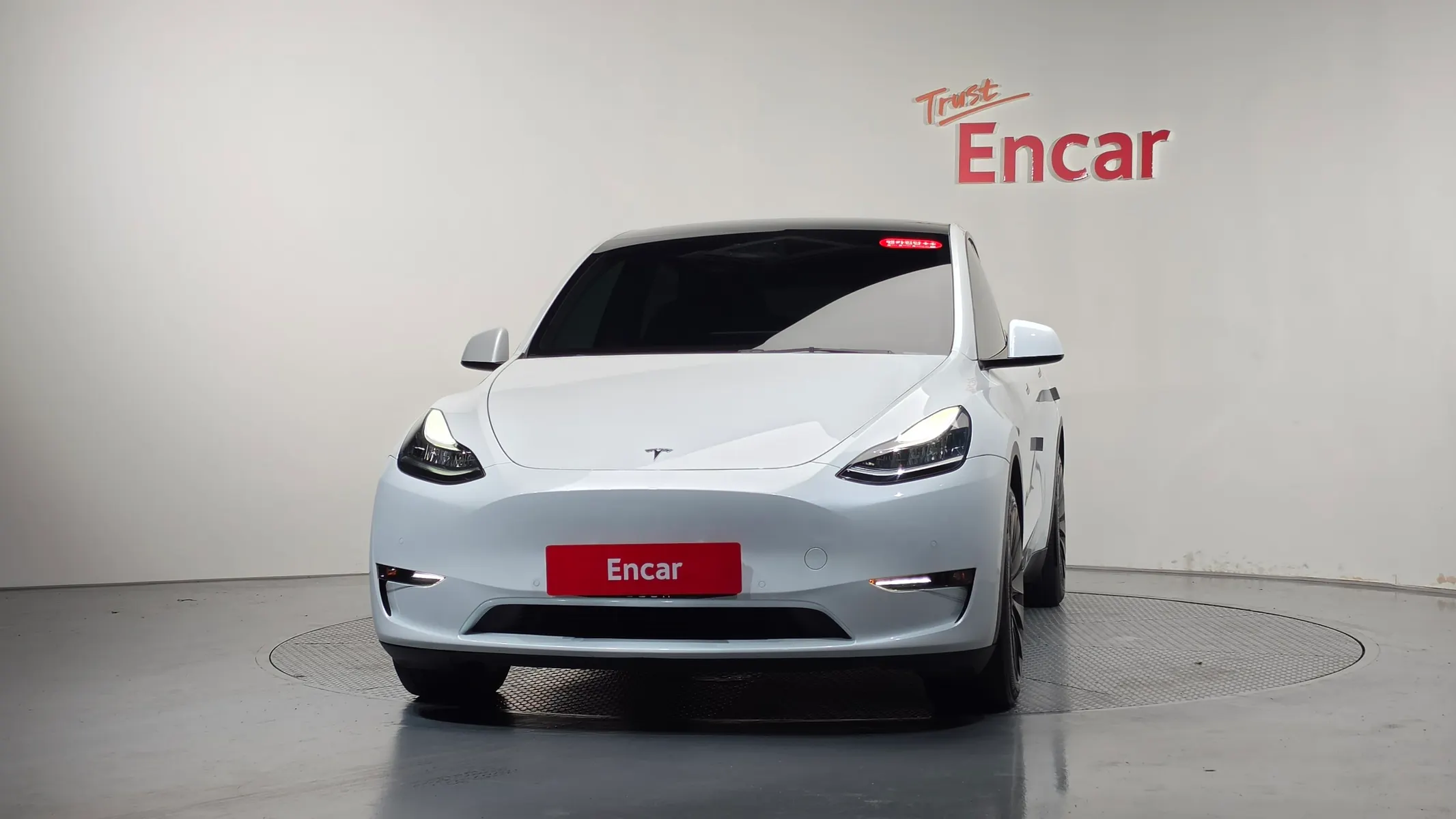 Tesla Y AWD 2022 2/5