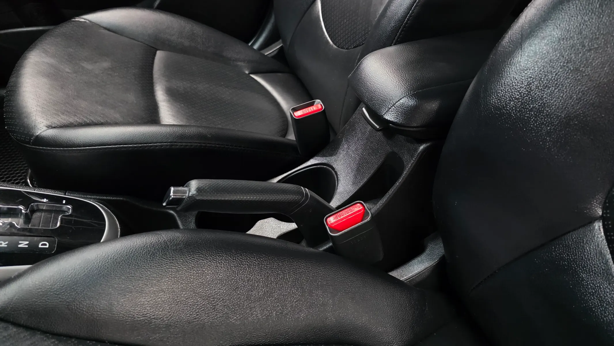 Hyundai () 1.6 GDI 2013 30/31