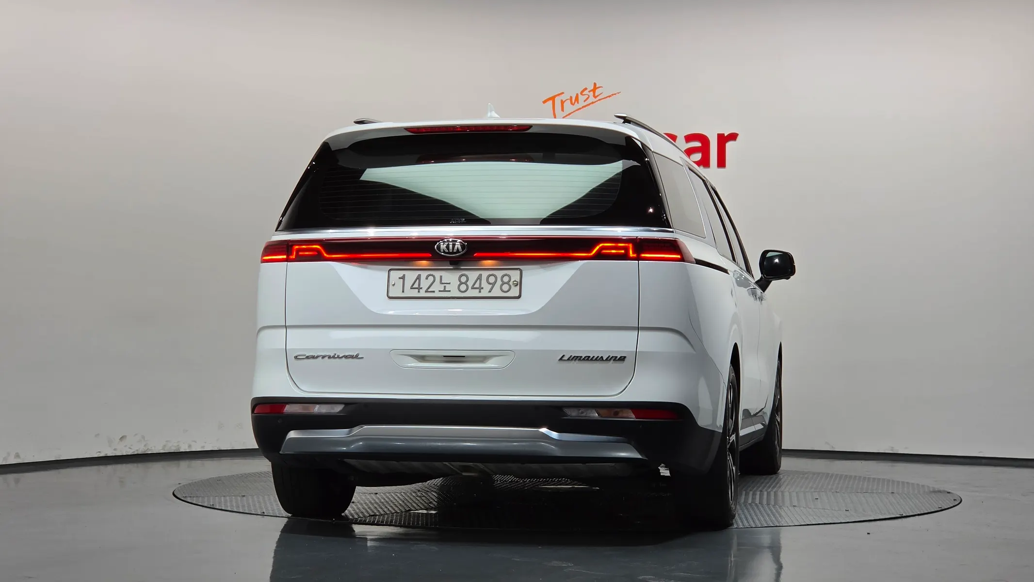 Kia Carnival 7 2020 3/5