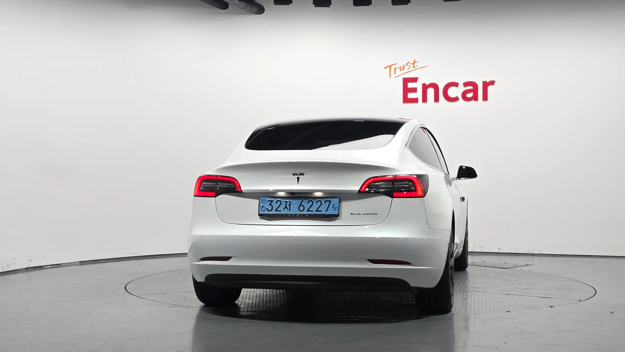Tesla 3 AWD 2020 3/5