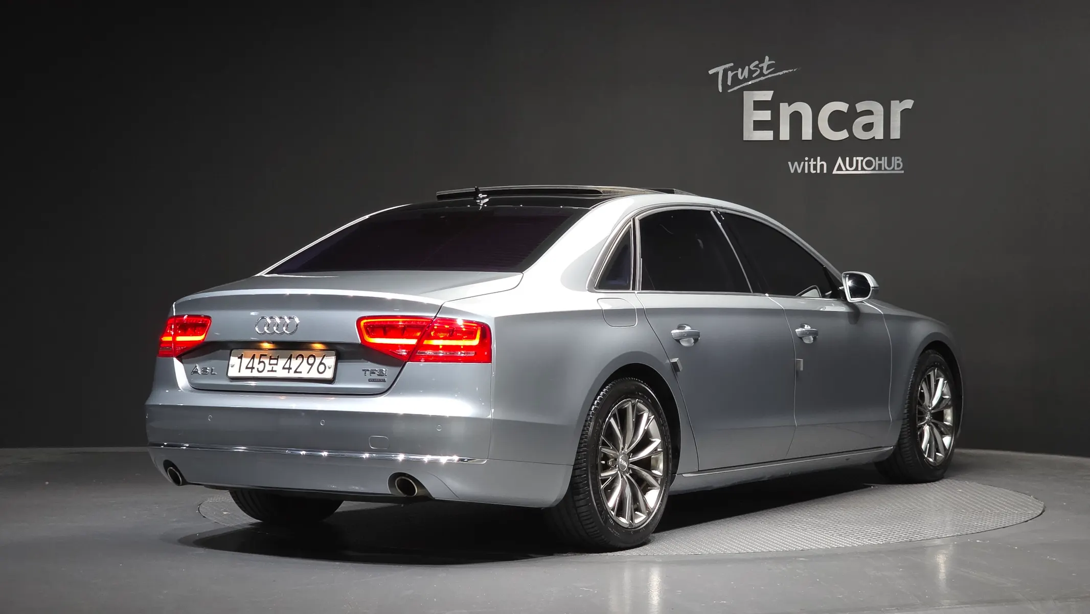 Audi A8 3.0 TFSI LWB 2011 2/36