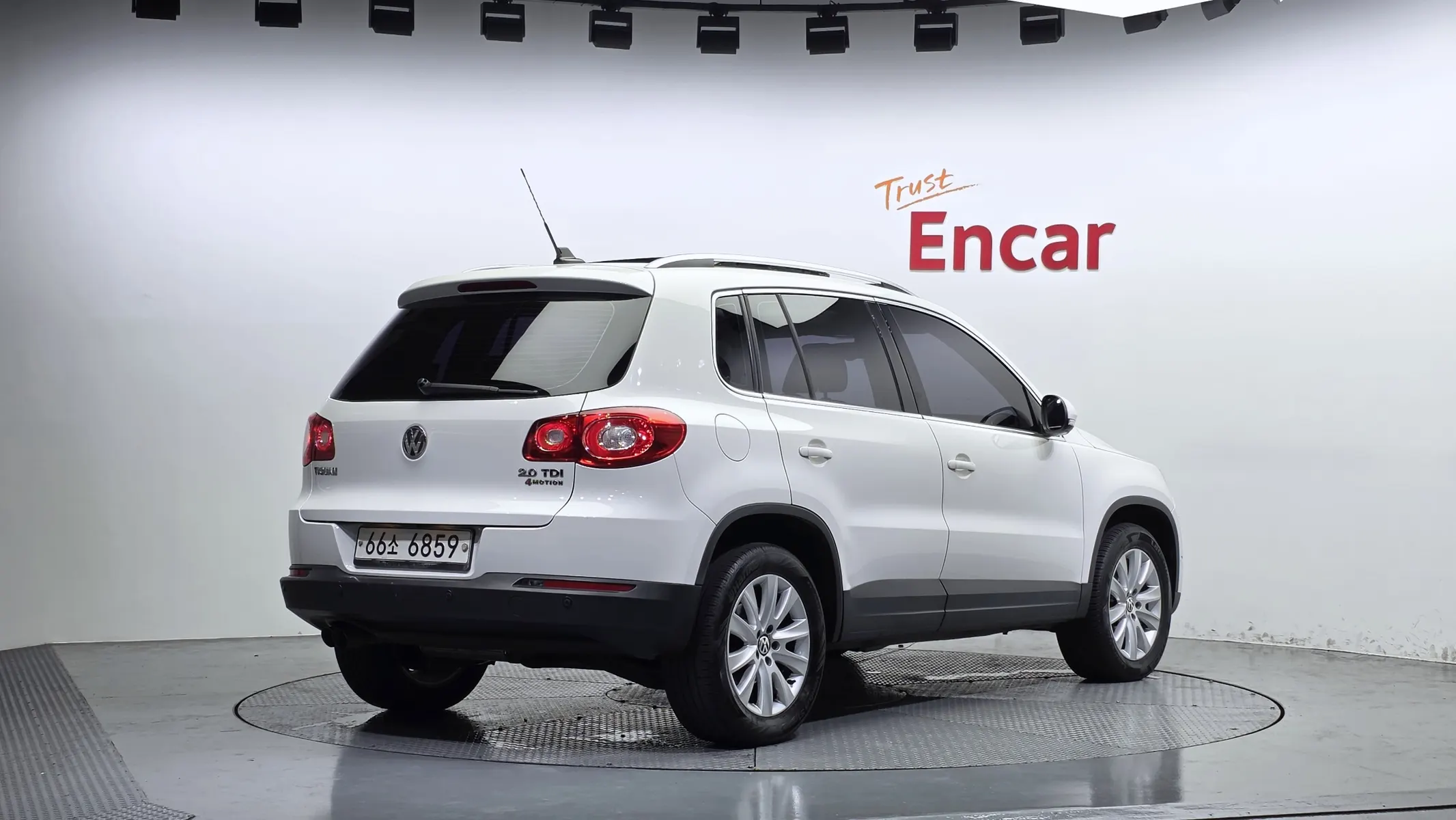 Volkswagen 티구안 2.0 TDI 2011 2/21
