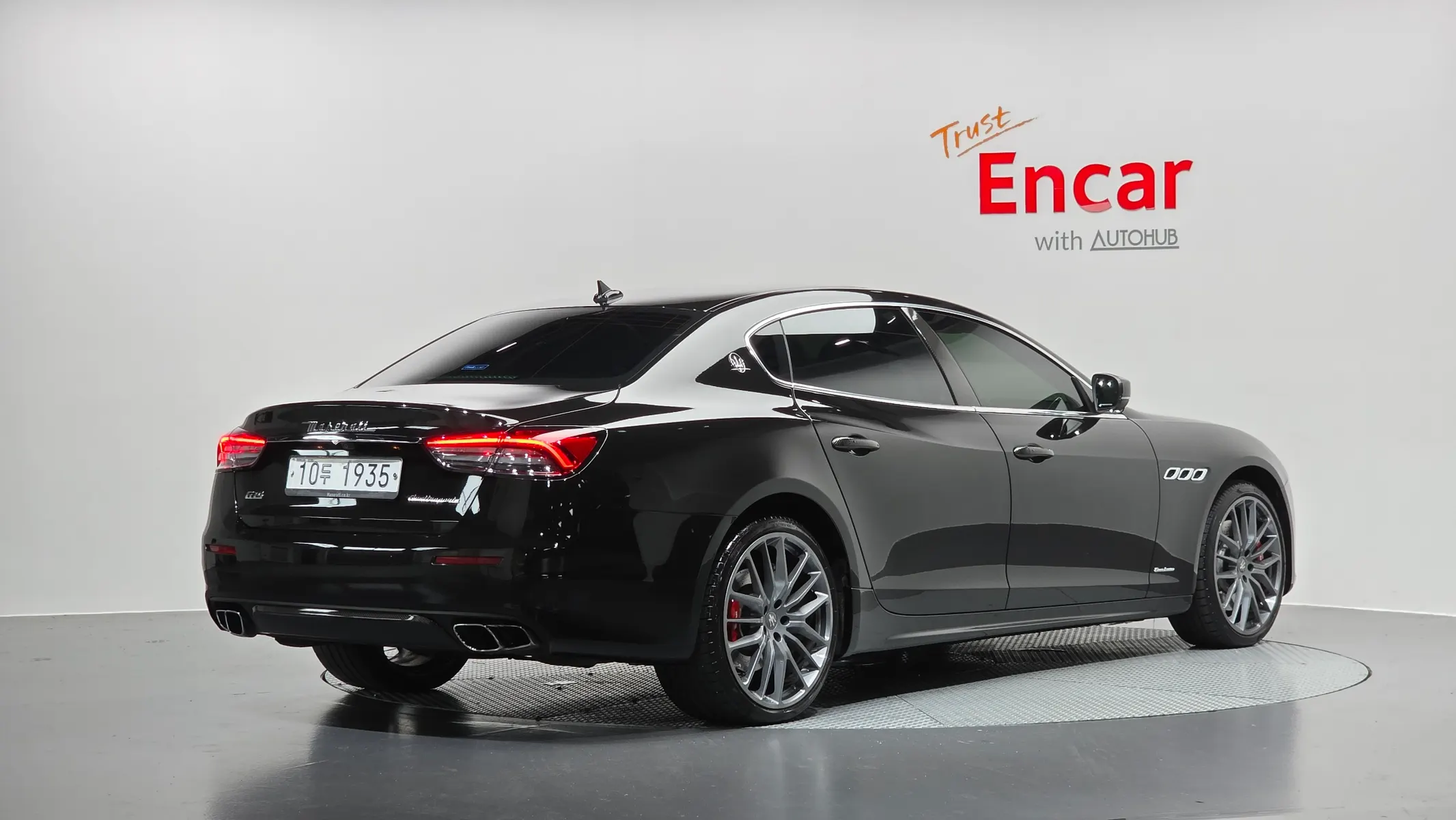 Maserati 콰트로포르테 GTS 3.8 V8 2018 2/37