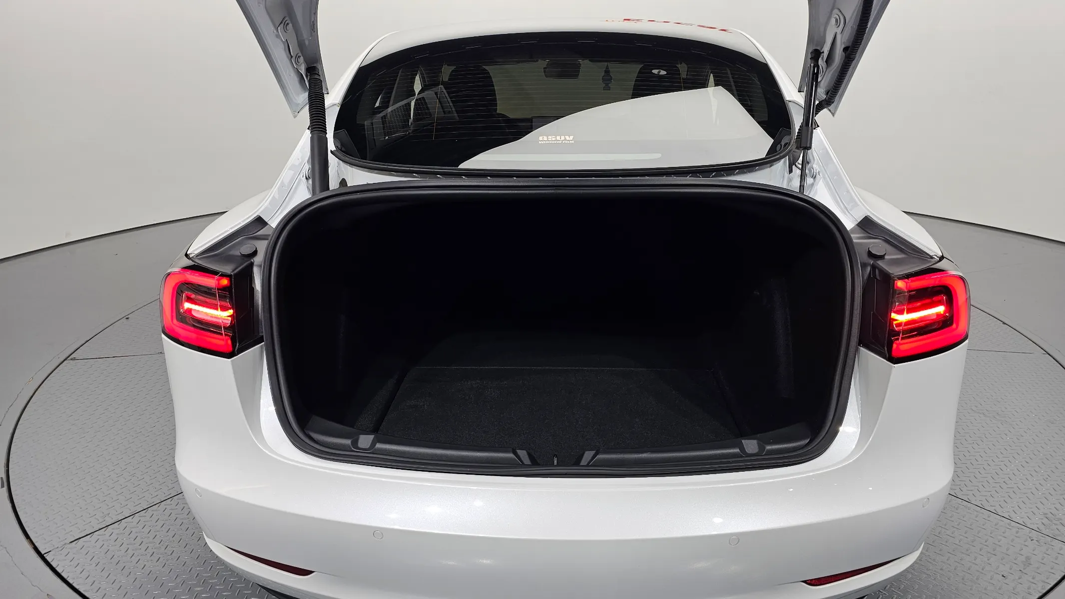 Tesla 3 AWD 2021 34/35