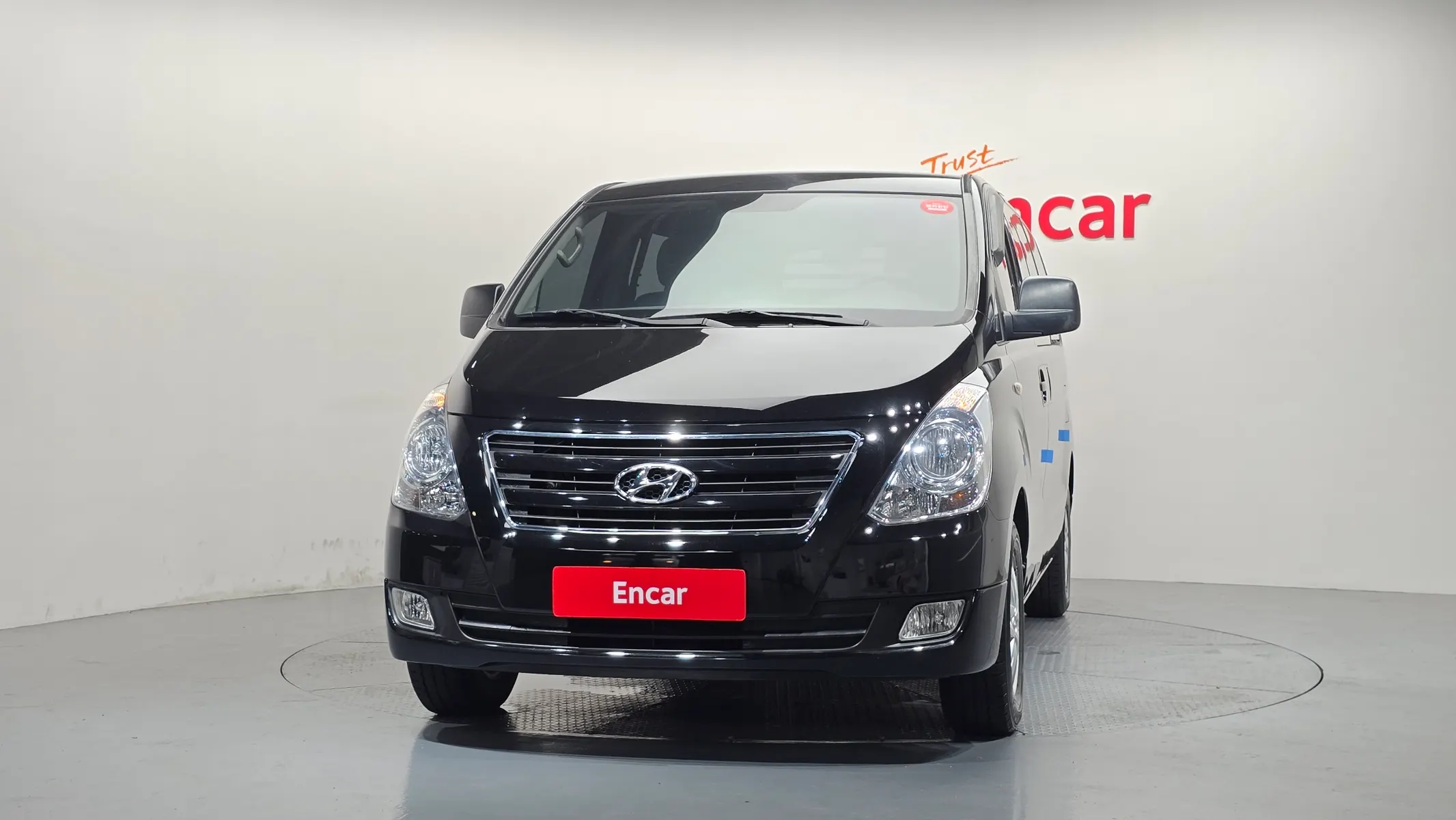 Hyundai Grand Starex 5 2017 2/5