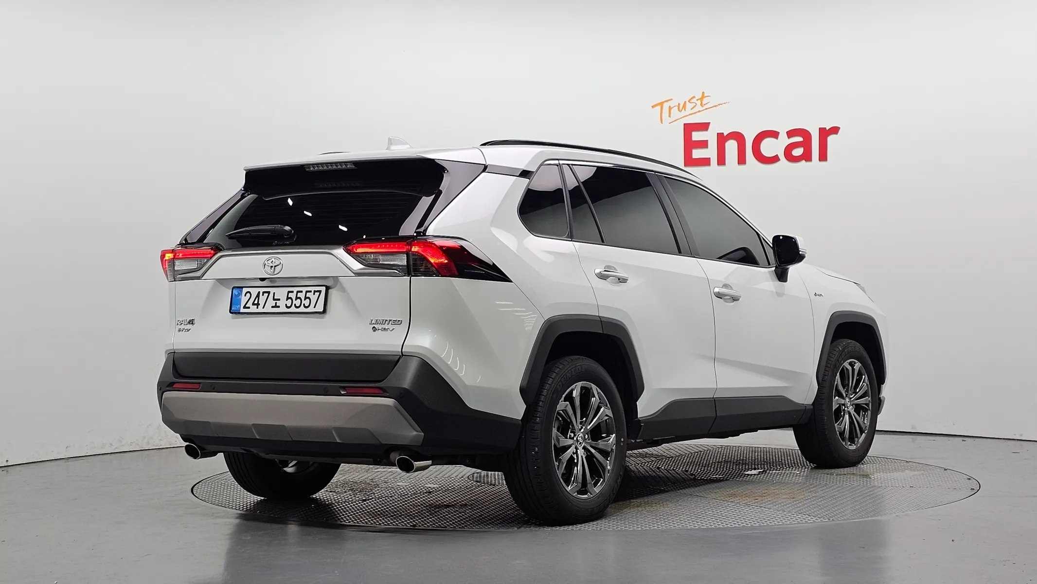Toyota RAV4 5 2.5 4WD LTD 2025 2/36