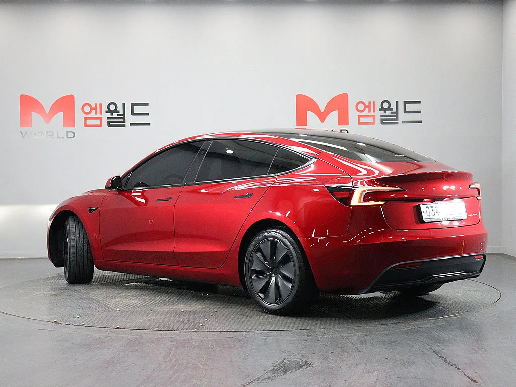 Tesla 3 RWD 2024 2/5