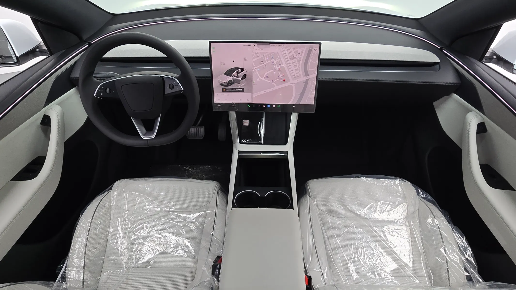 Tesla Y L AWD 2026 4/5