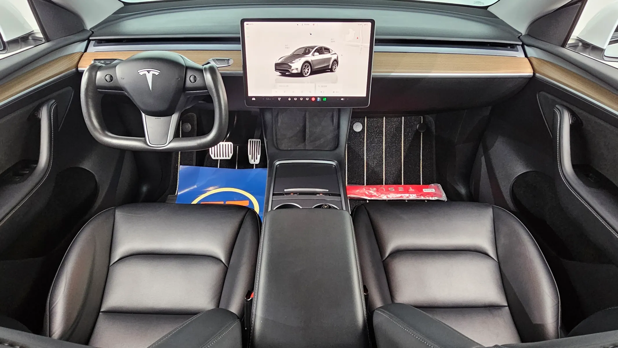 Tesla Y RWD 2023 4/5