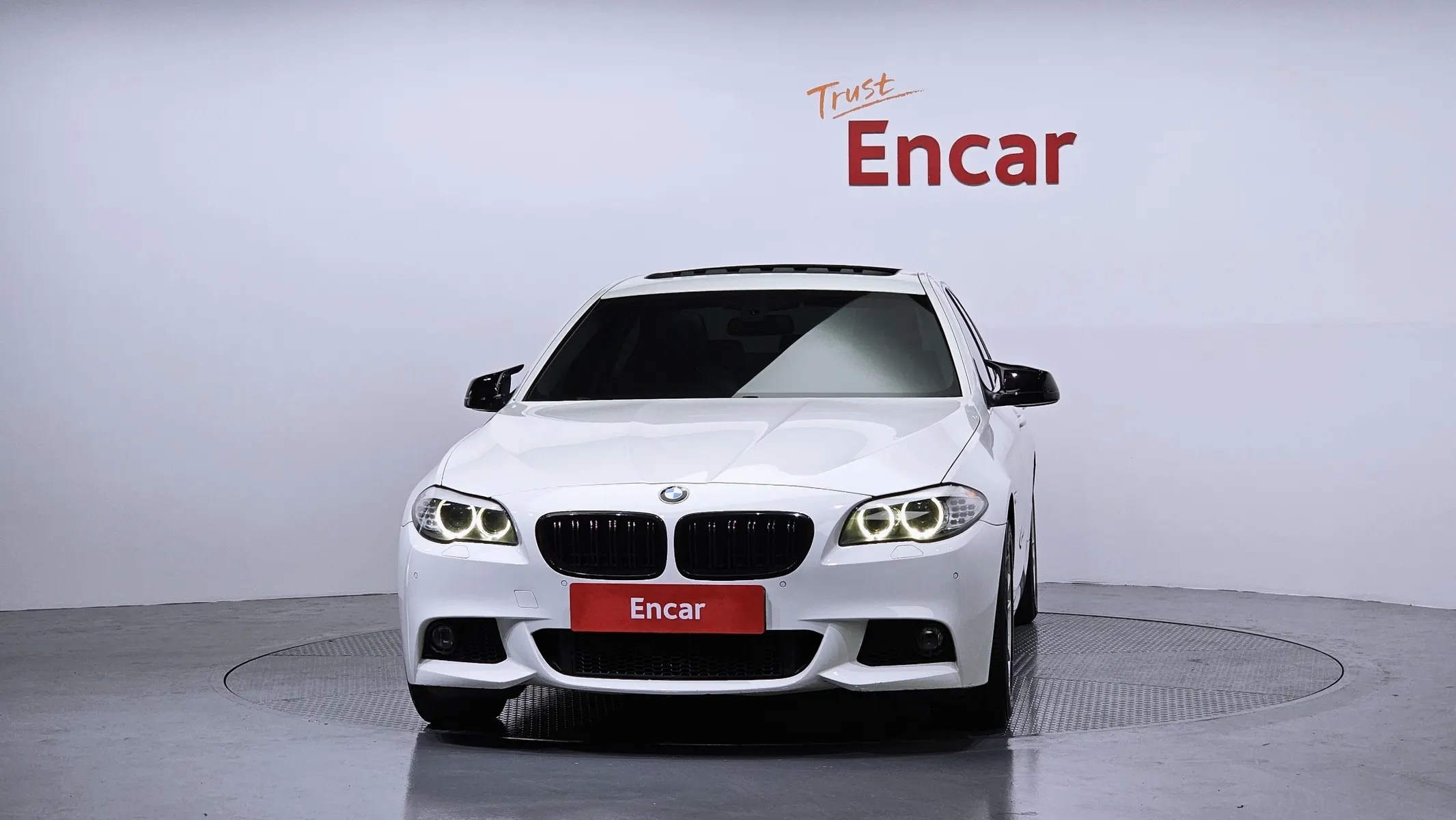 BMW 5 Series (F10) 528i 2010 3/21