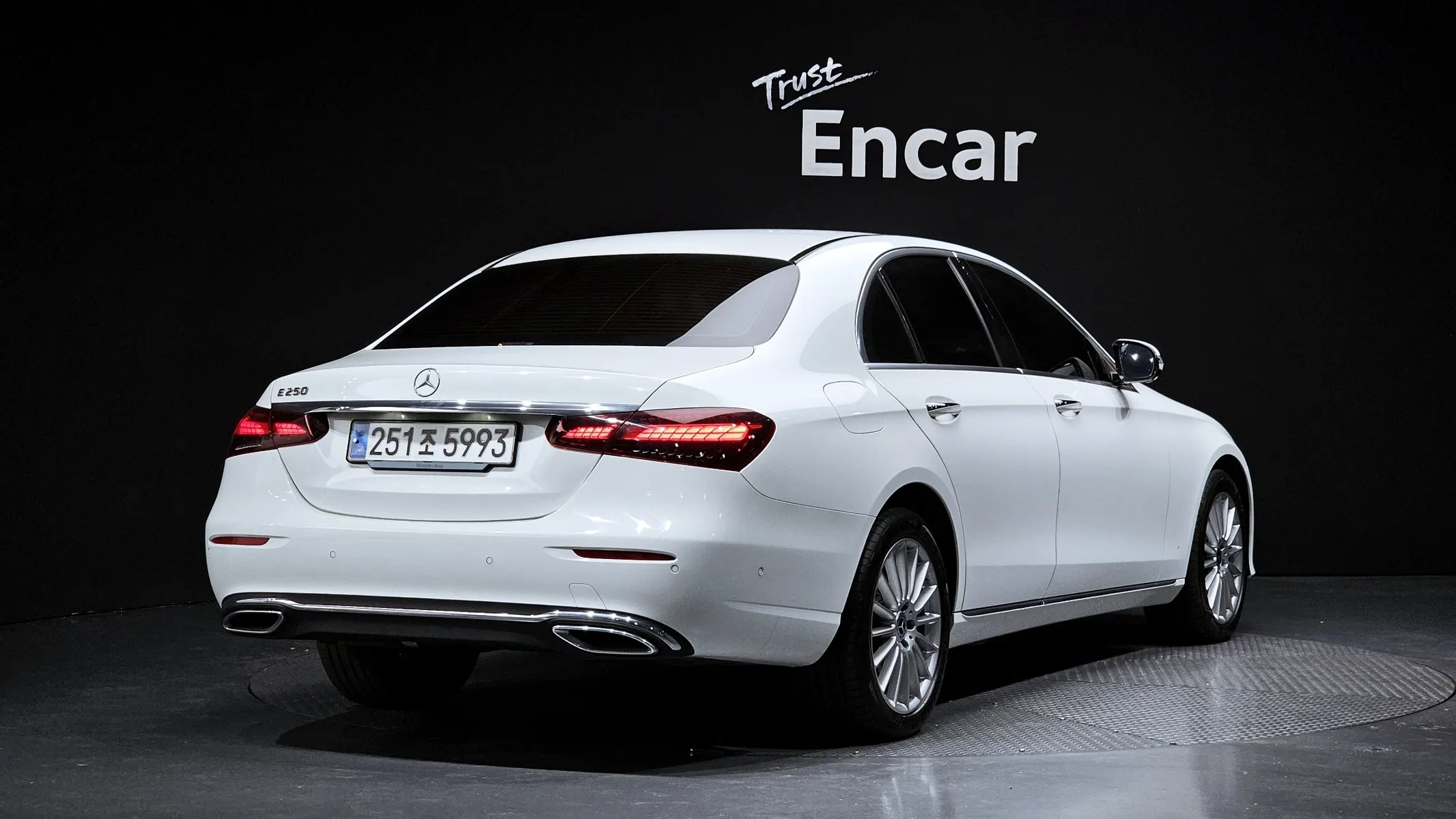 Mercedes-Benz E-Class W213 E250 2023 2/21