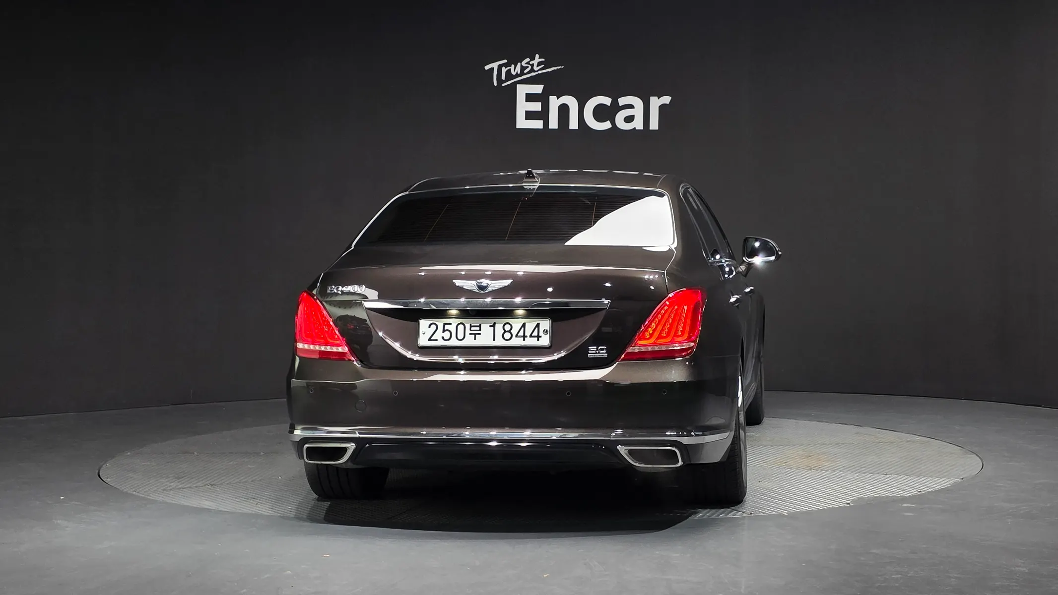 Genesis EQ900 5.0 GDI AWD 2016 3/5